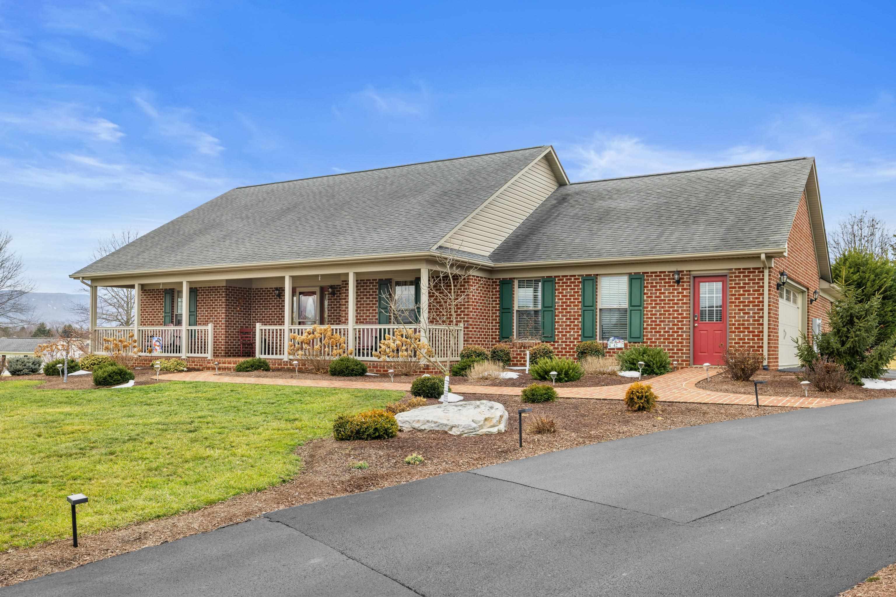 42 LYNN CIR exterior