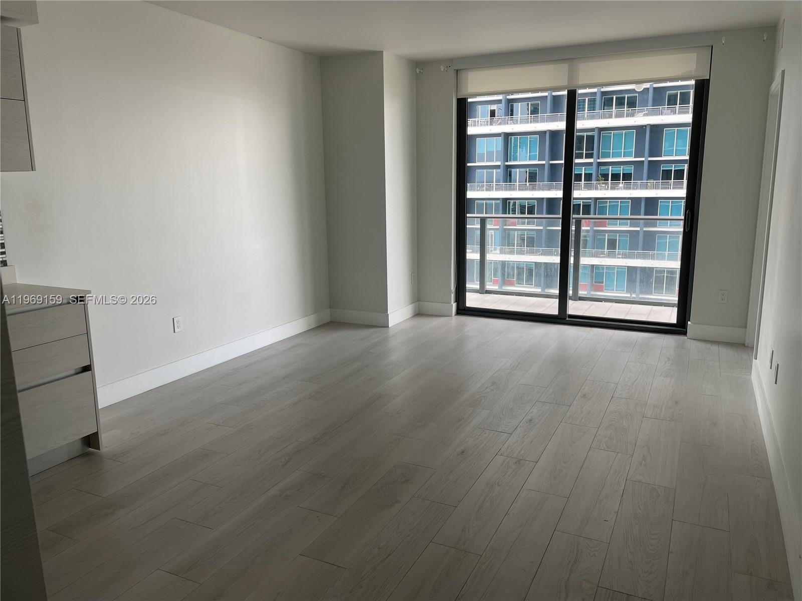 Elegant master bedroom retreat at 1300 Miami Ave - Condo in Miami