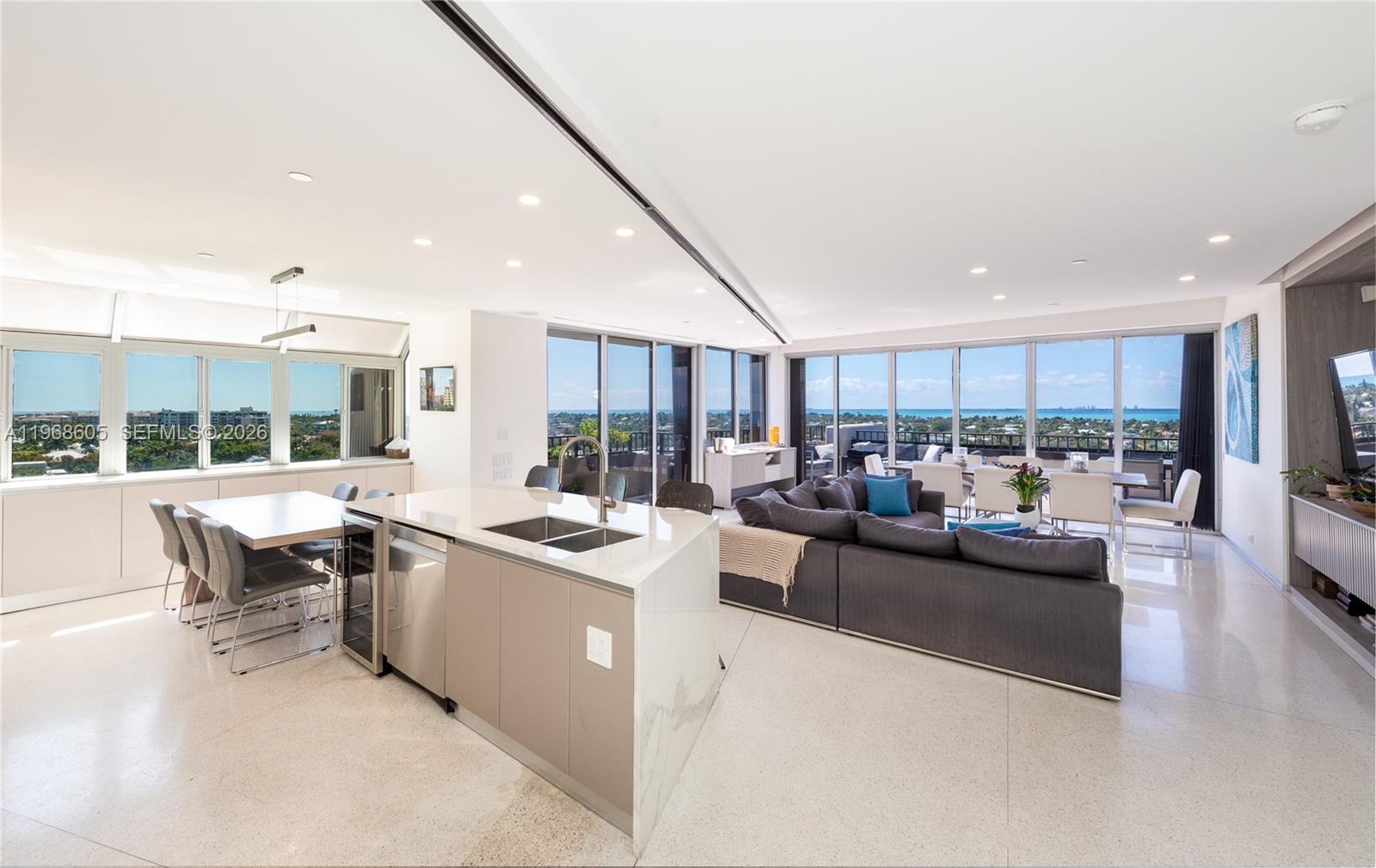 The Emeraldbay @ Key Colo