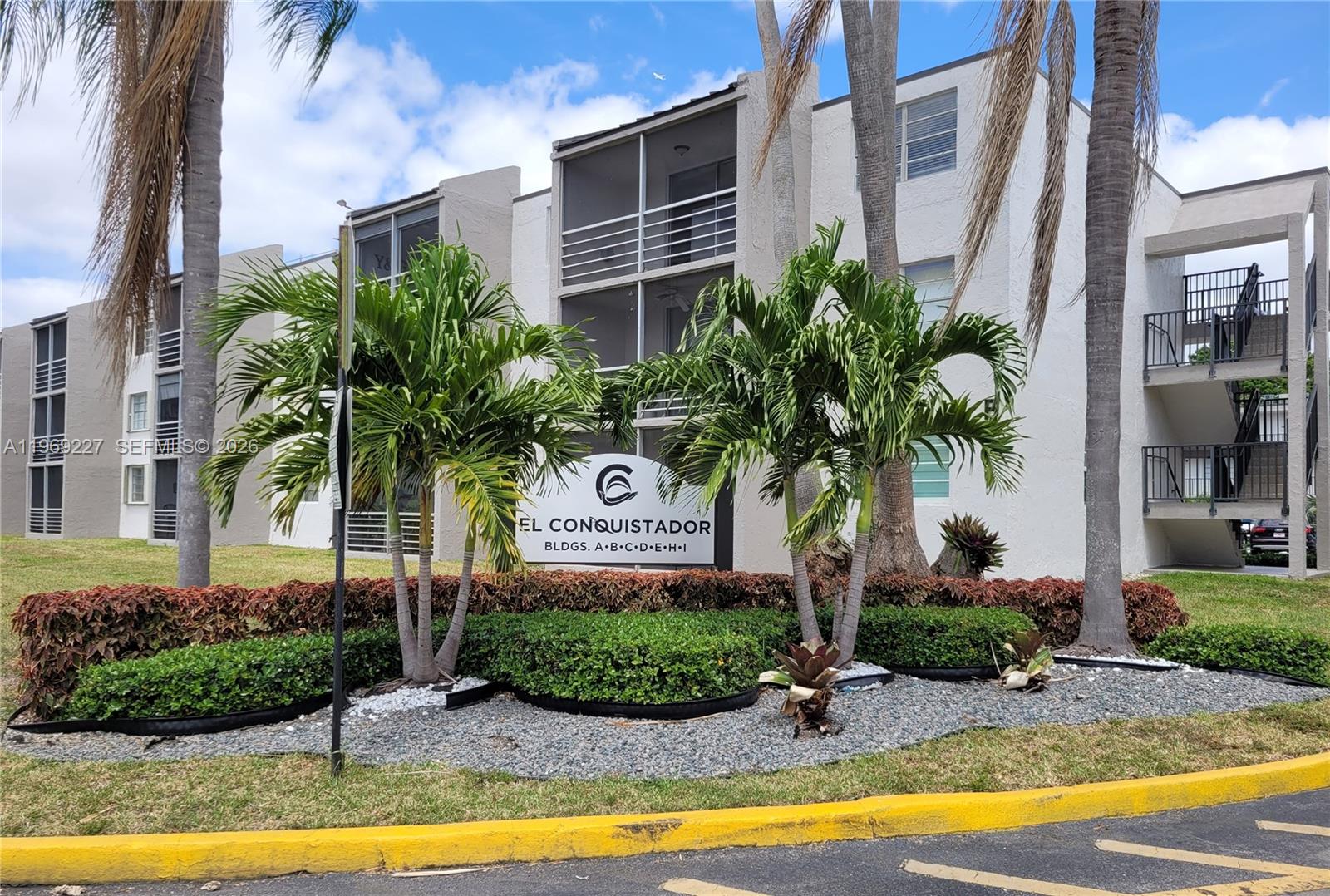 El Conquistador North Con