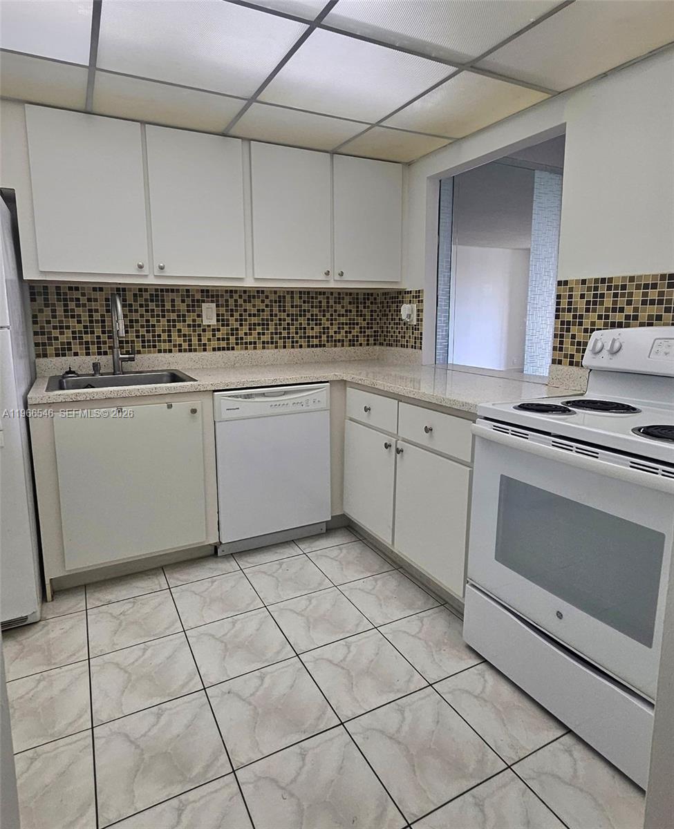 Homes for sale in Hallandale Beach, FL | 1000 Parkview Dr #605, Hallandale Beach, FL 33009 | MLS# A11966546