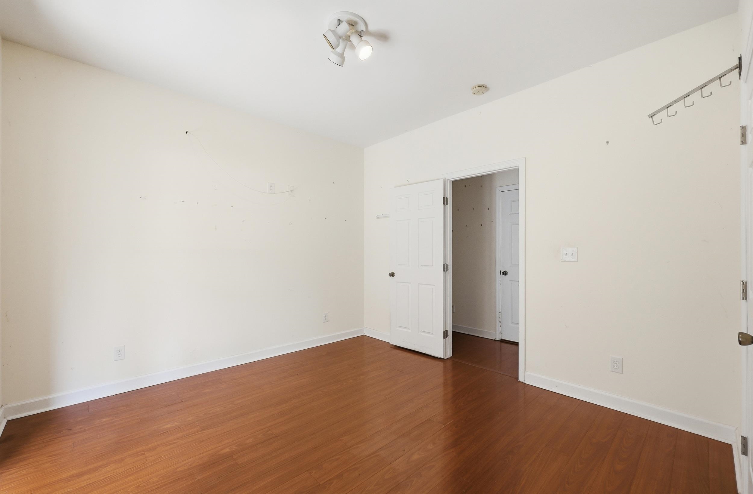 2604551 | Photo 21