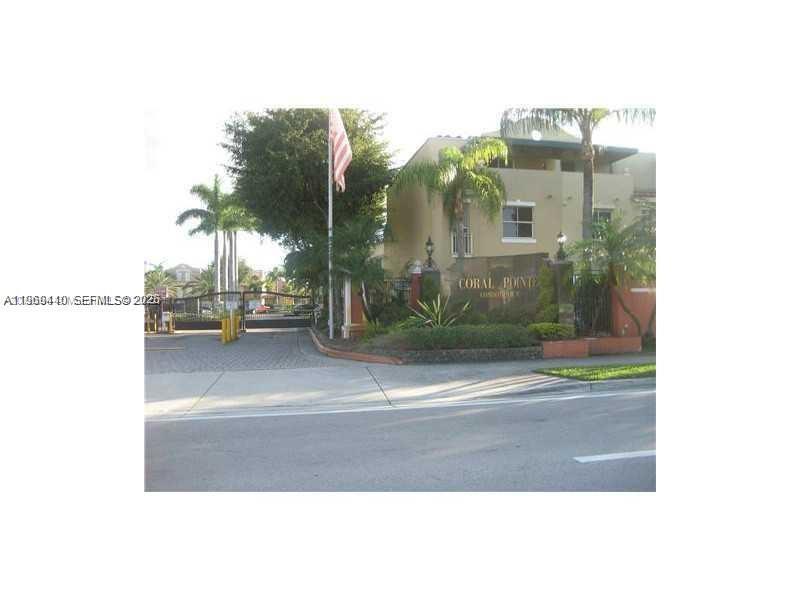 Coral Pointe Townhomes Co