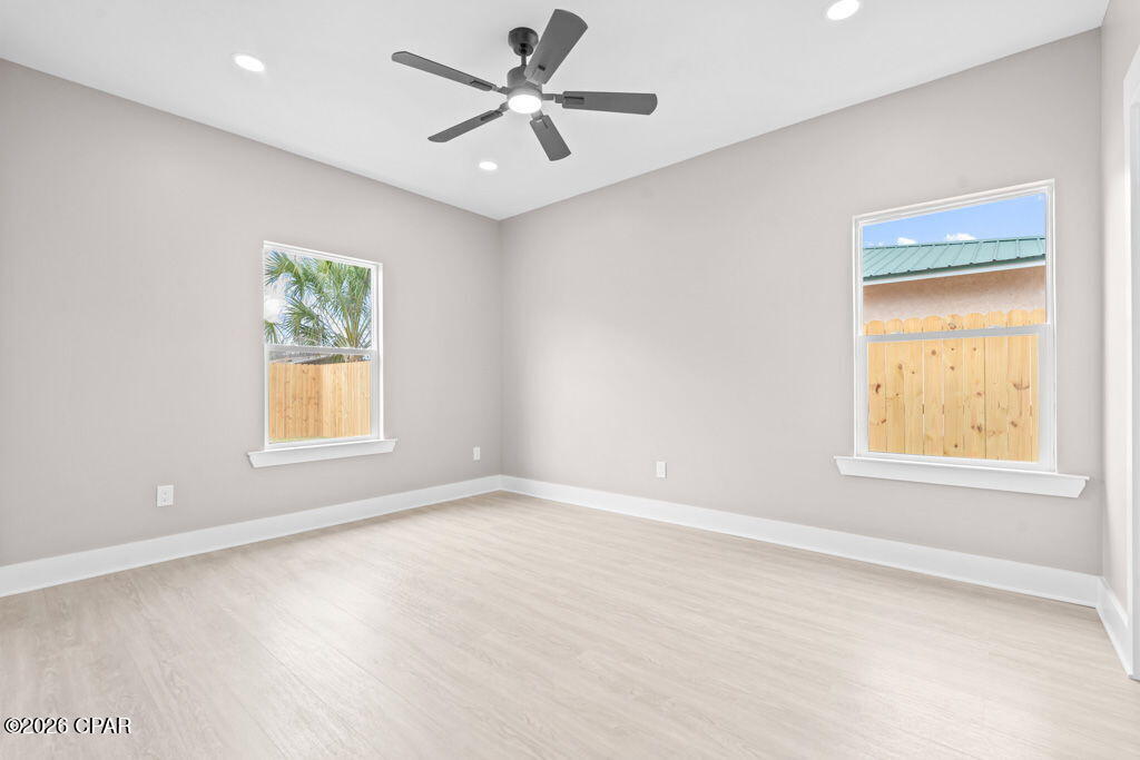 Image 18 For 927 Spring Avenue