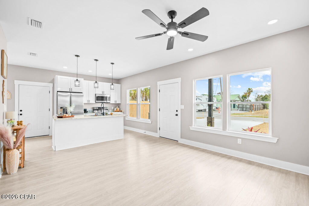 Image 4 For 927 Spring Avenue