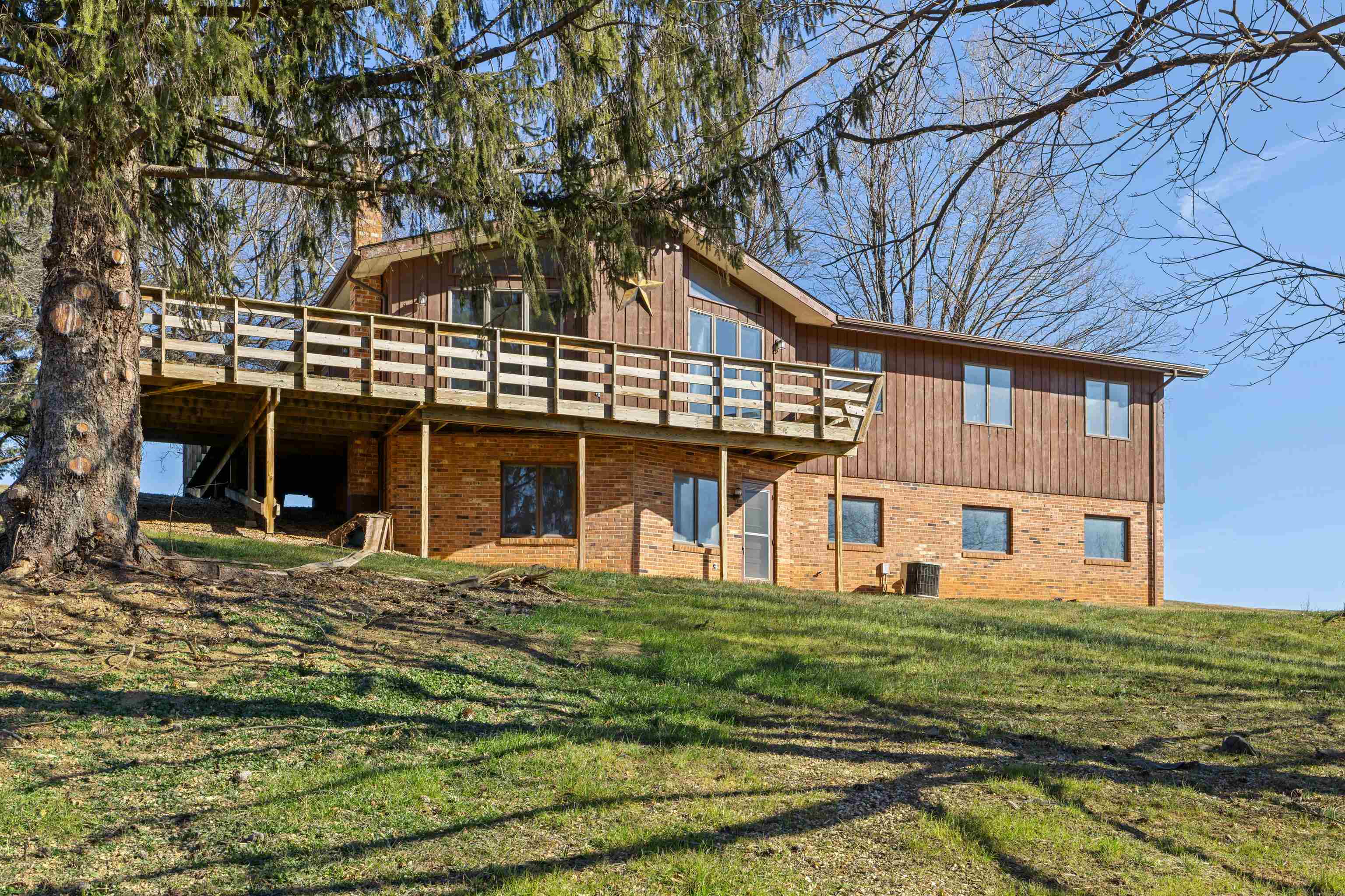 355 FAIRBURN RD exterior