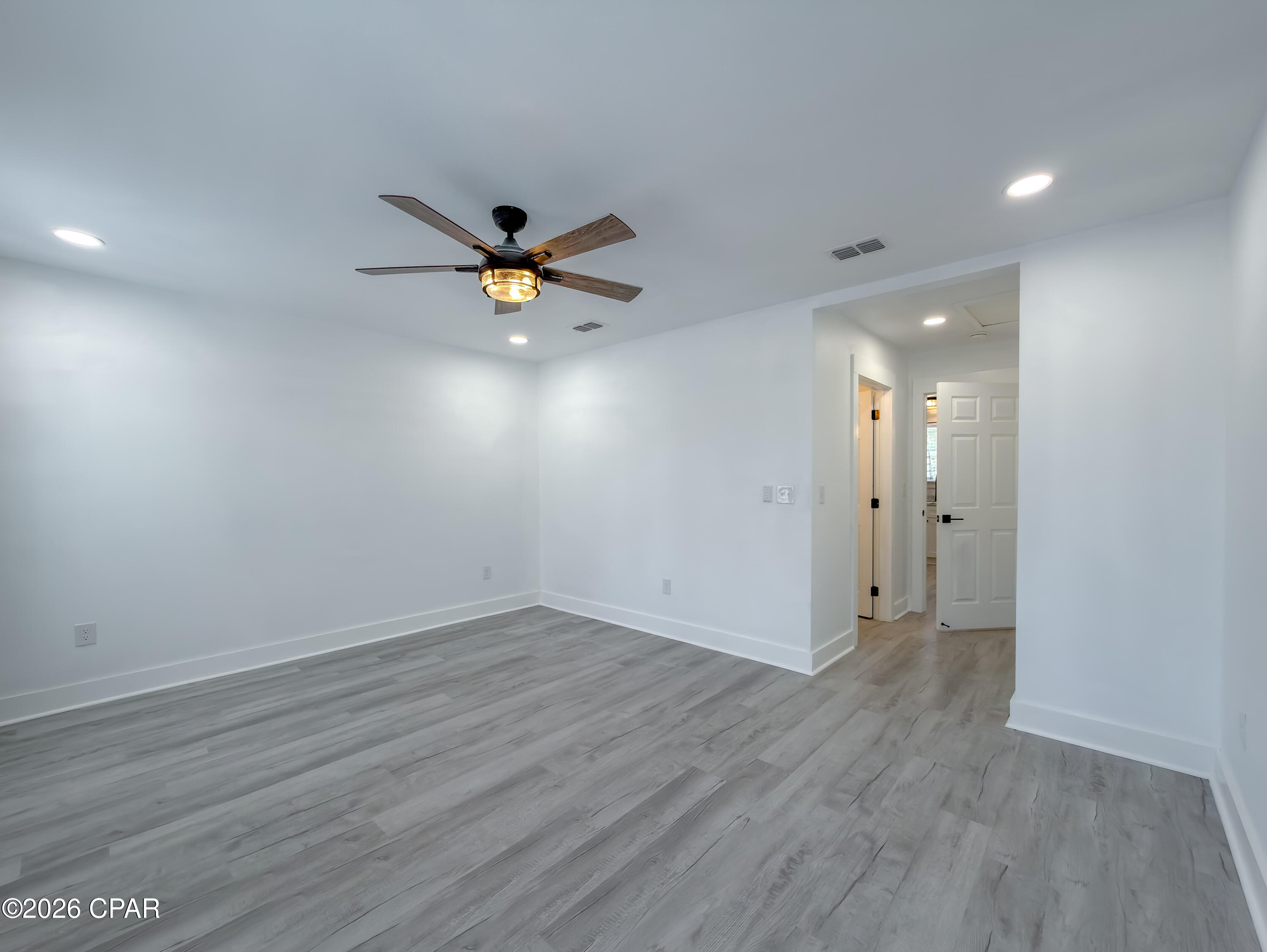 Image 34 For 15608 New Market Road