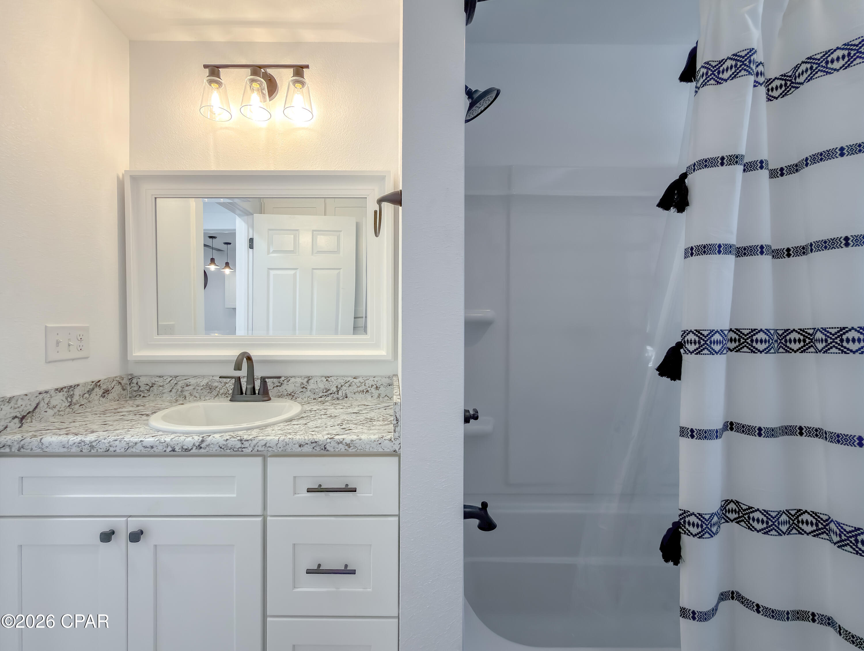 Image 39 For 15608 New Market Road