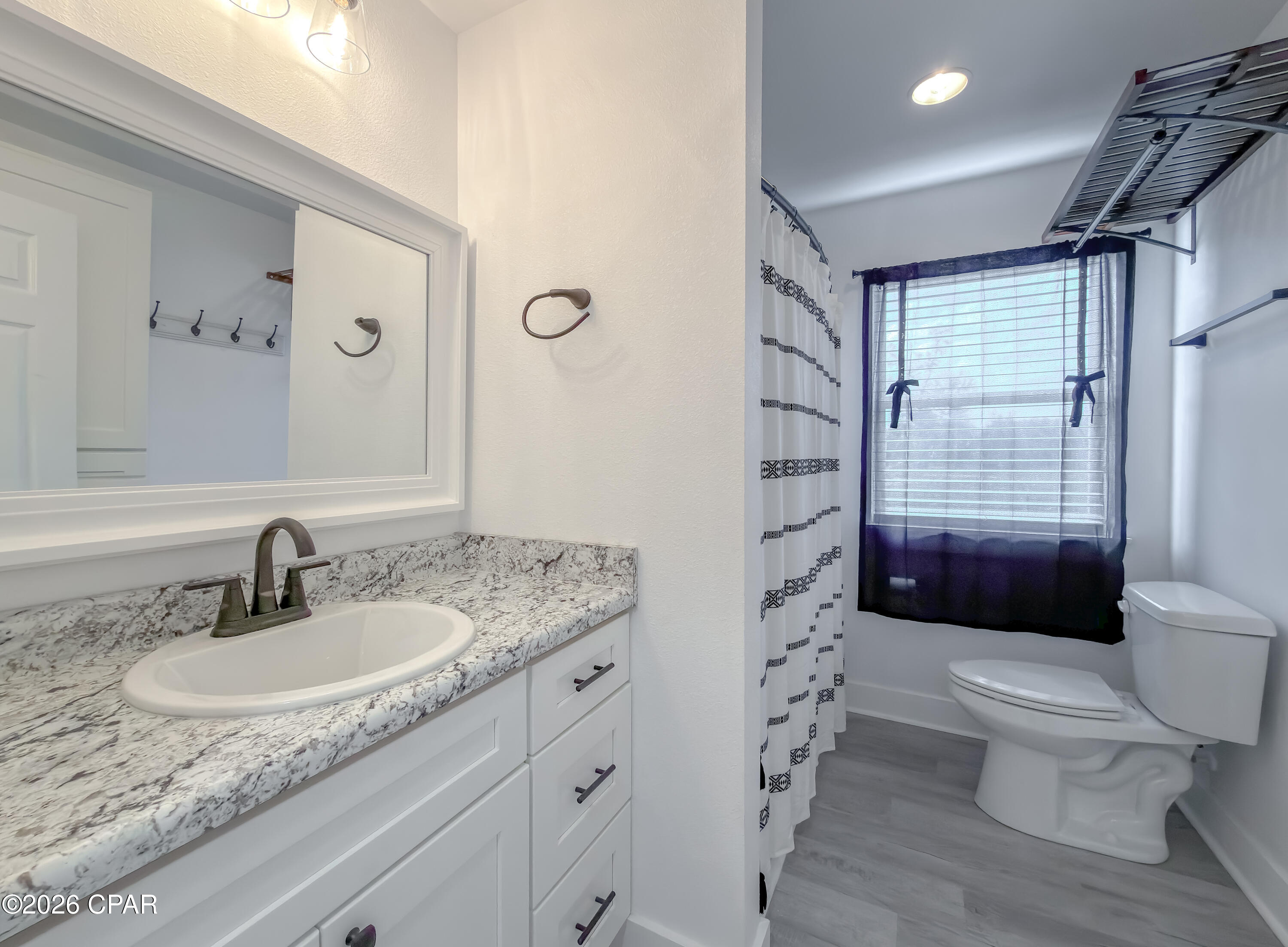 Image 41 For 15608 New Market Road