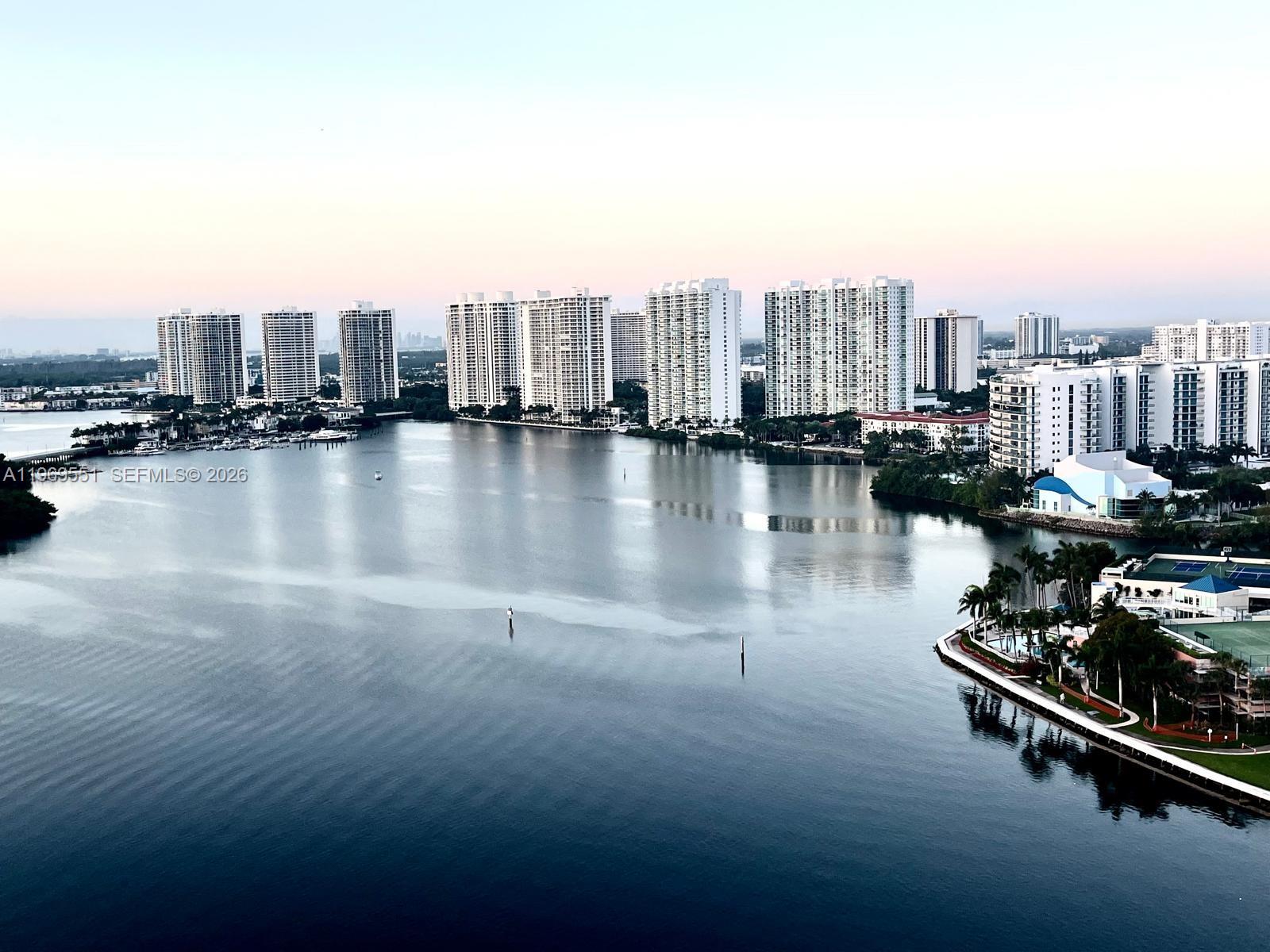 Mystic Pointe Tower 500 C
