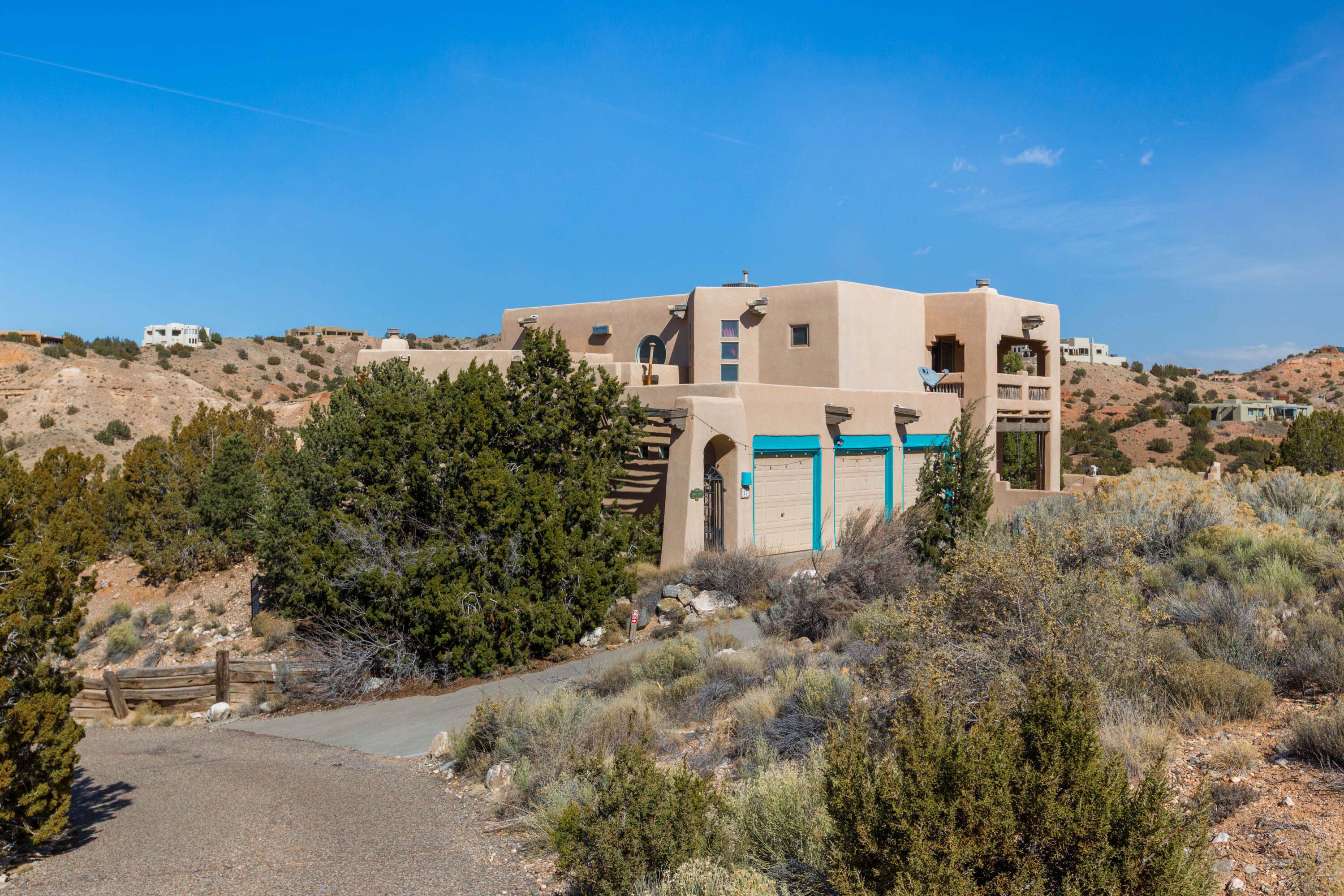 Photo 3 of Single family home for sale at 20 Calle Chamisa, Placitas, NM 87043 | MLS# 1098657 | Listing updated on 2026-10-10