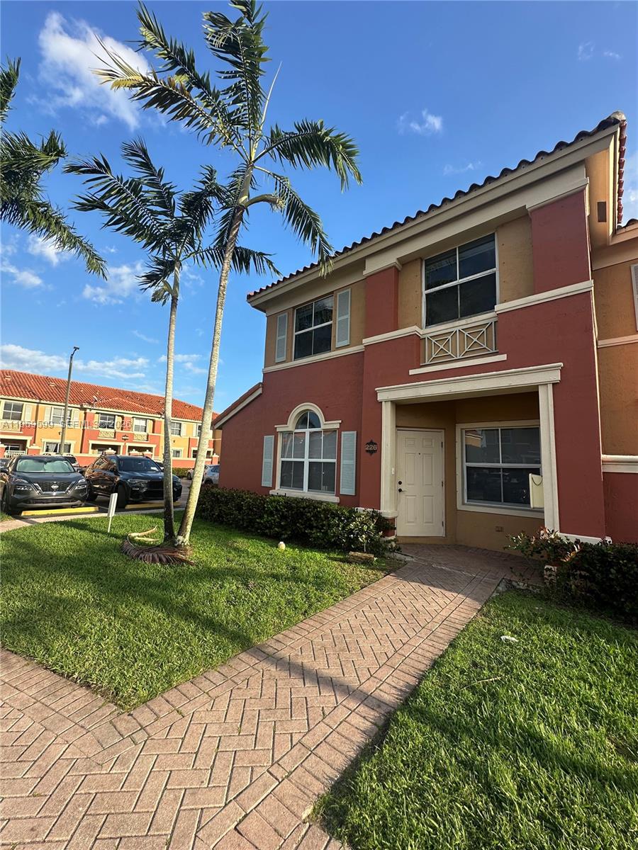The Gates At Doral Isles
