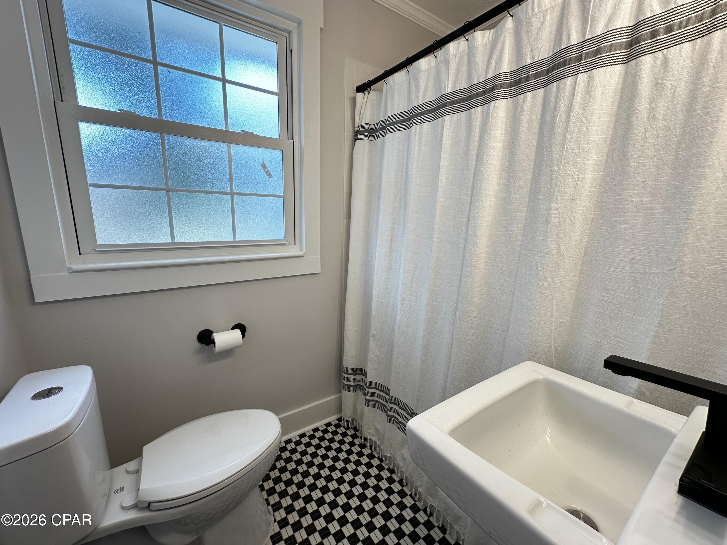 Image 11 For 111 Gayle Avenue