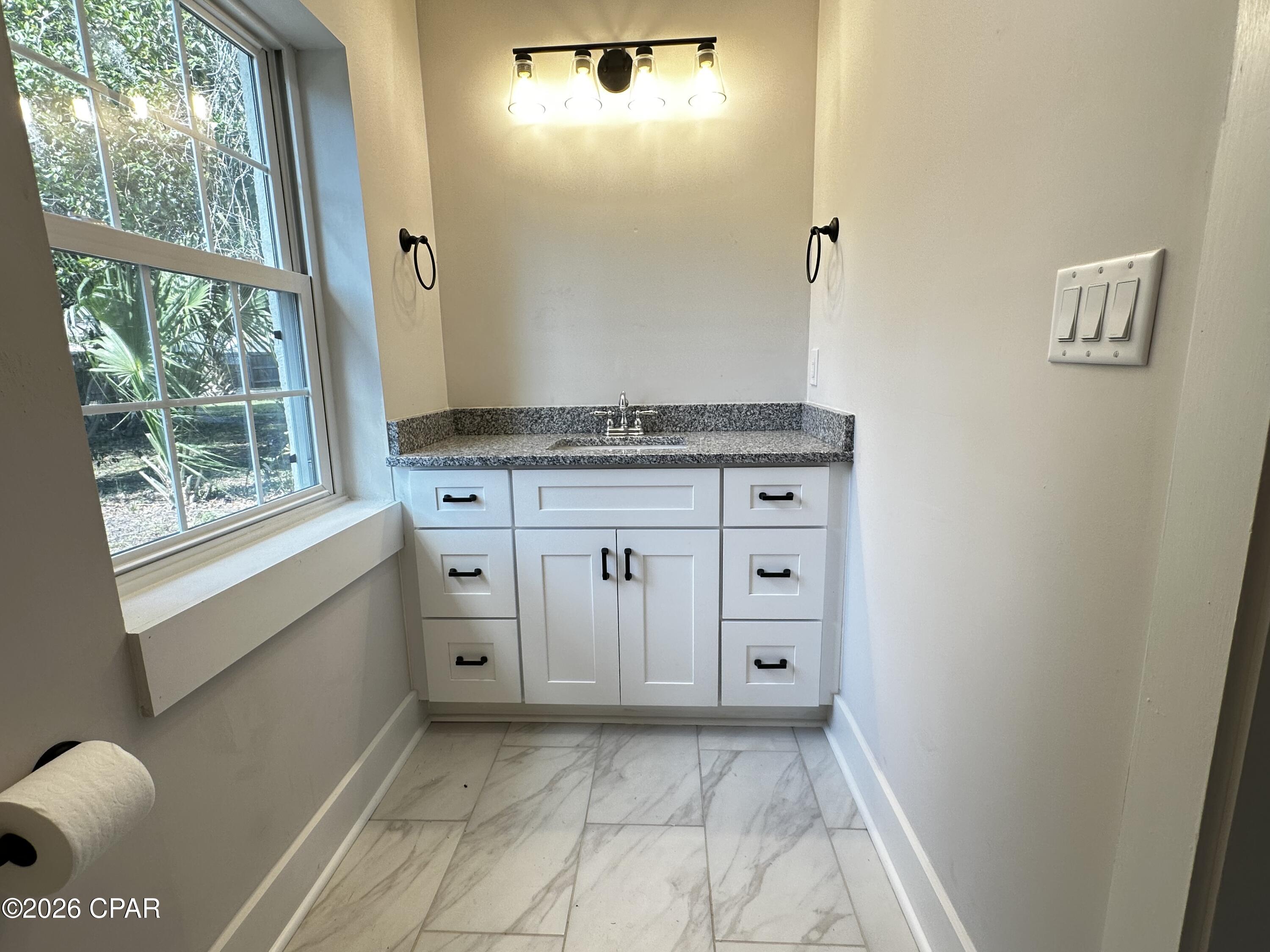 Image 6 For 111 Gayle Avenue