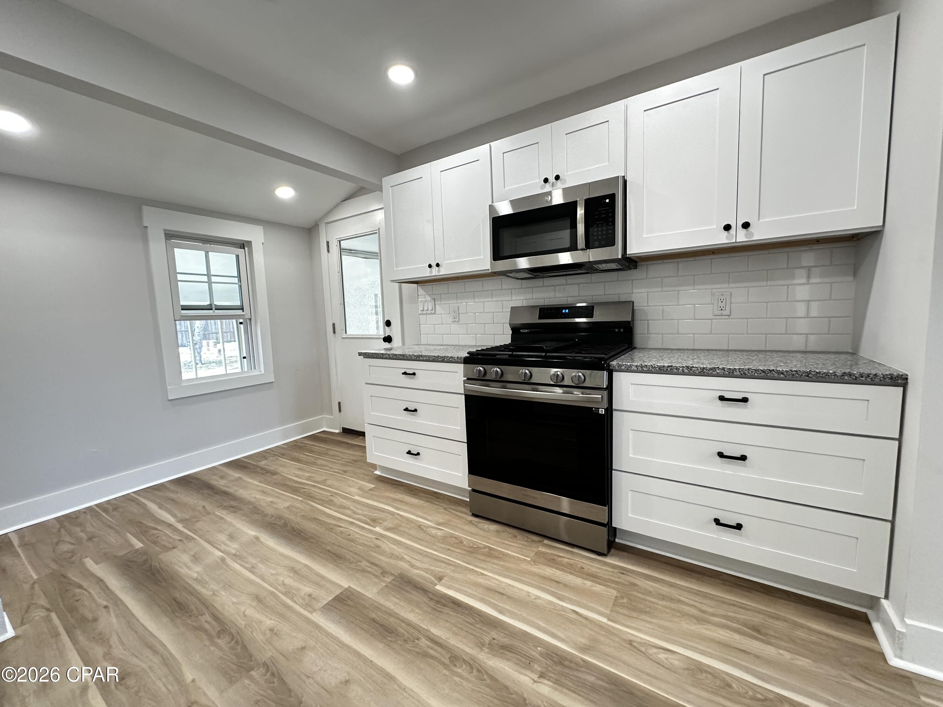 Image 9 For 111 Gayle Avenue