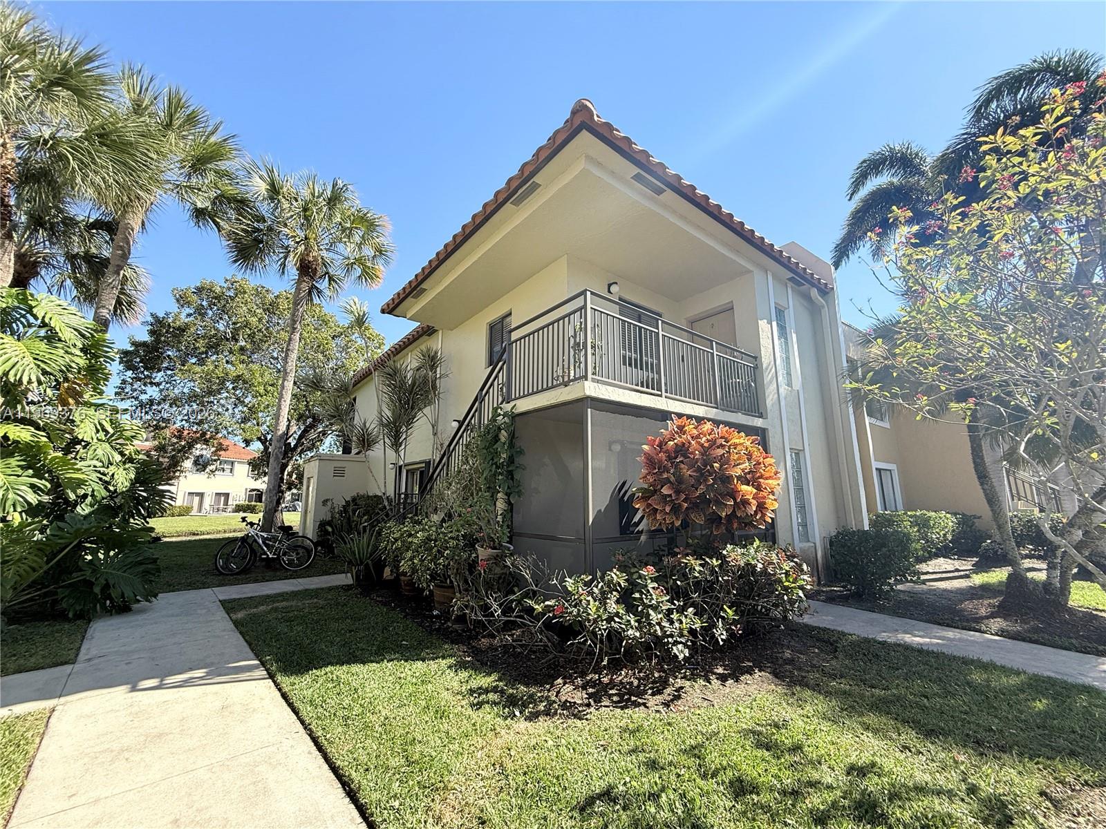 Weston Lakes 21 Inc Condo