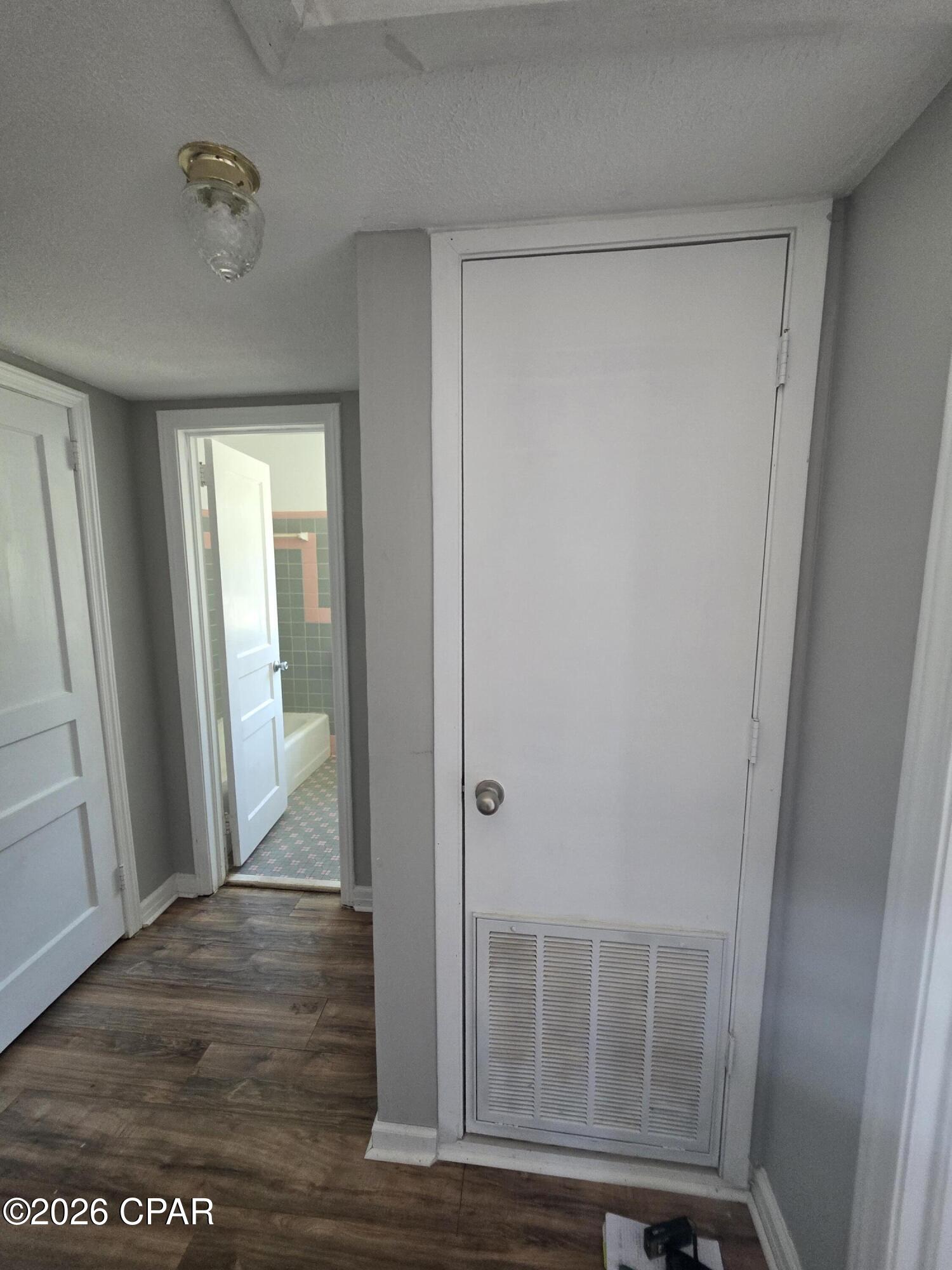 Image 18 For 1010 2nd Place