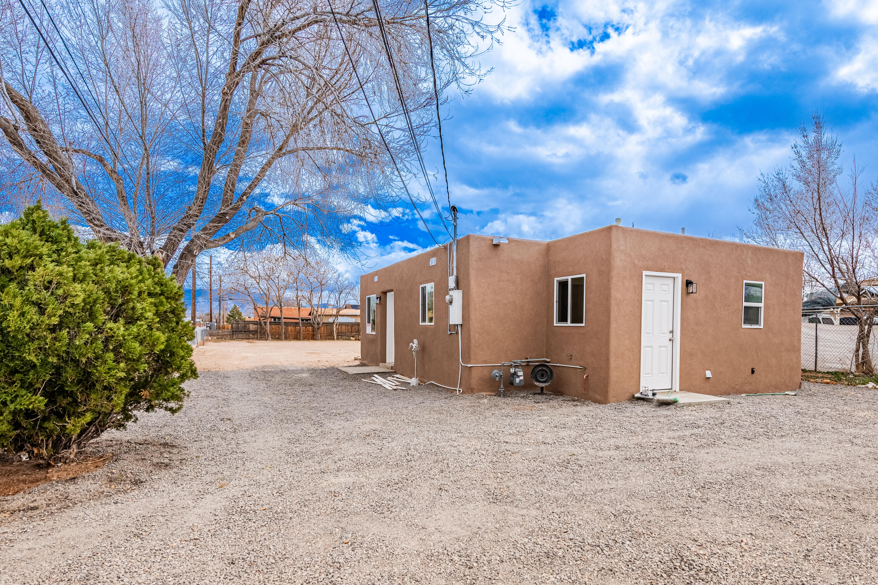 2706 Floral Road, Albuquerque NM 87104