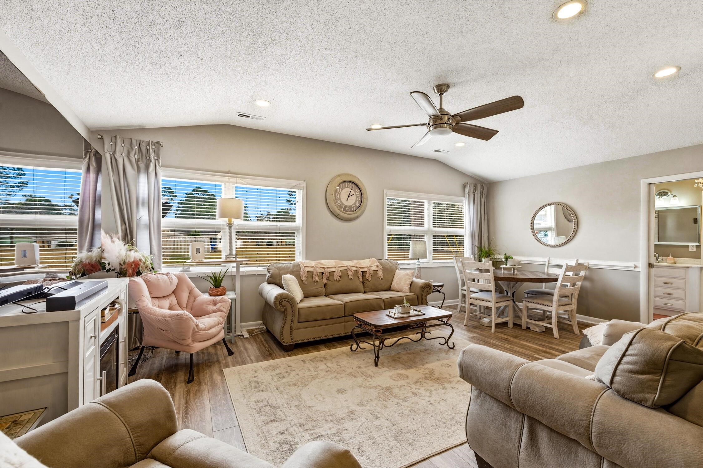 2604638 | Photo 6