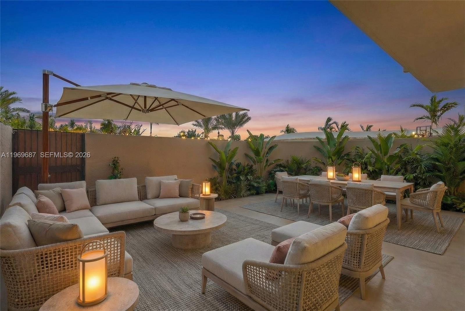 The Emeraldbay @ Key Colo