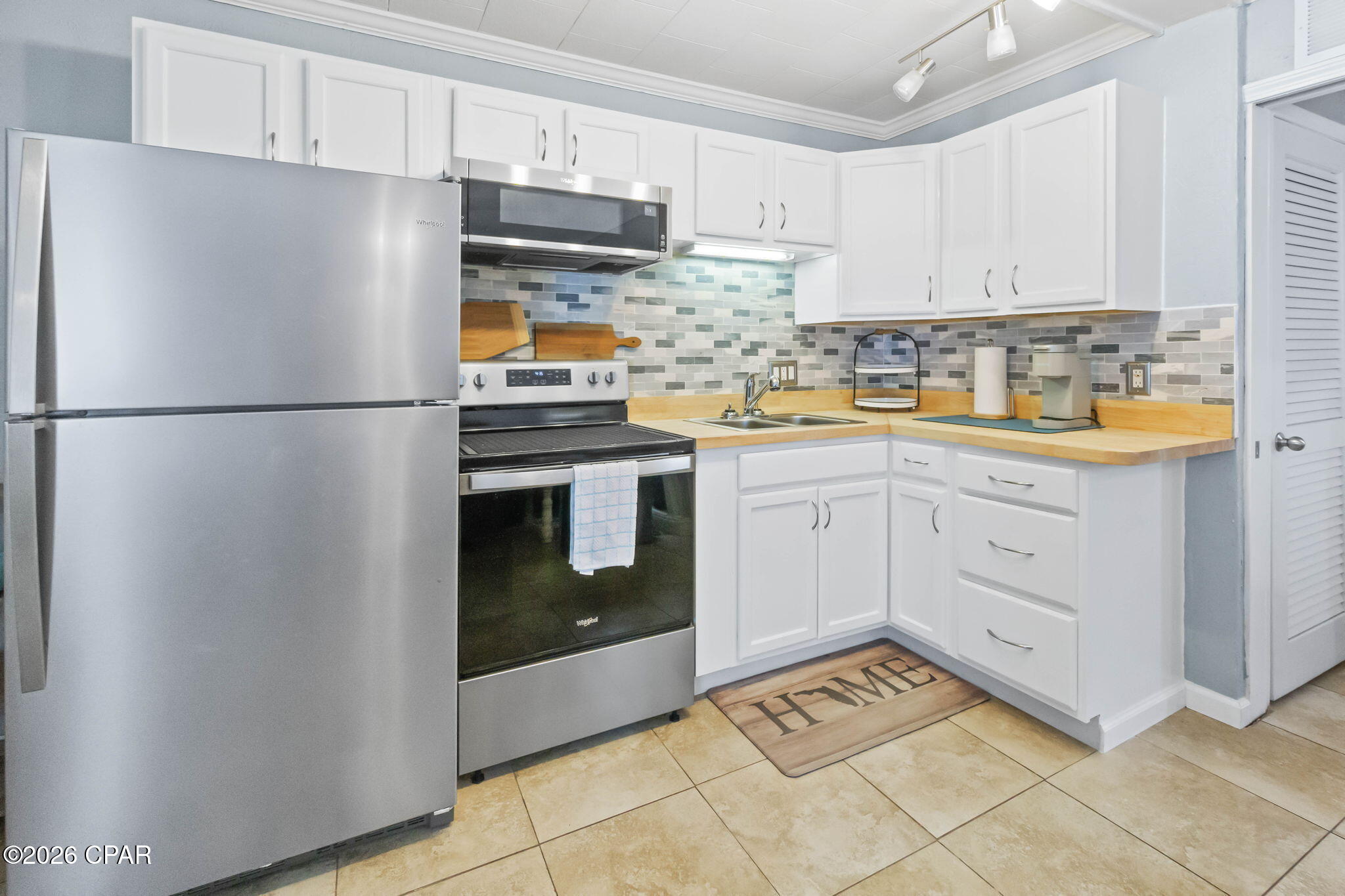 Image 3 For 8000 Surf Drive 3