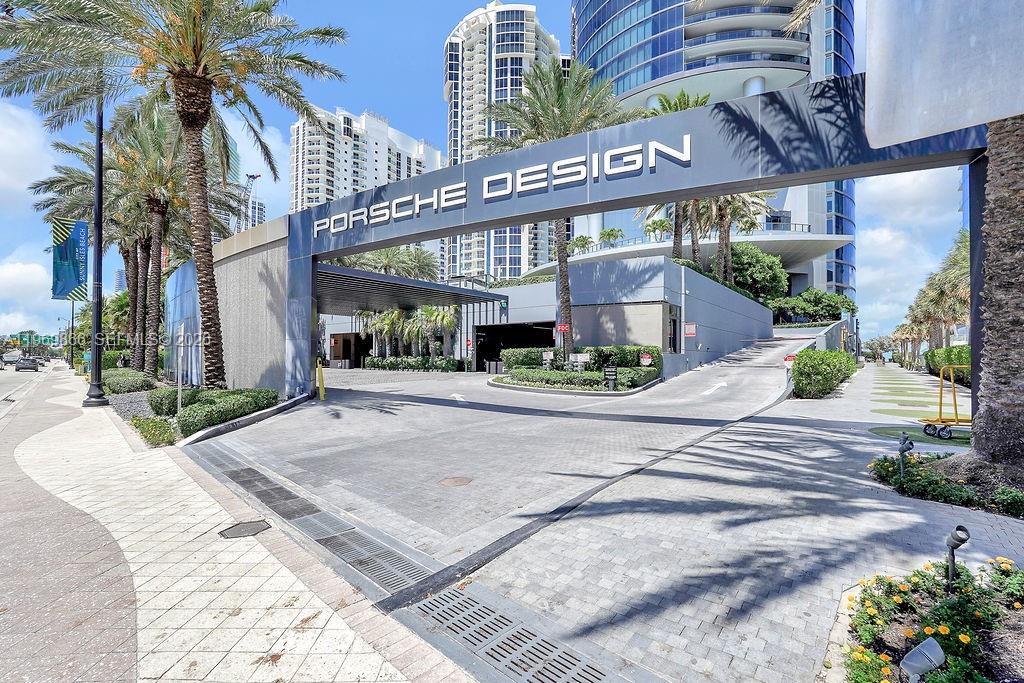  18555 Collins Ave #2605, Aventura, FL 33160 