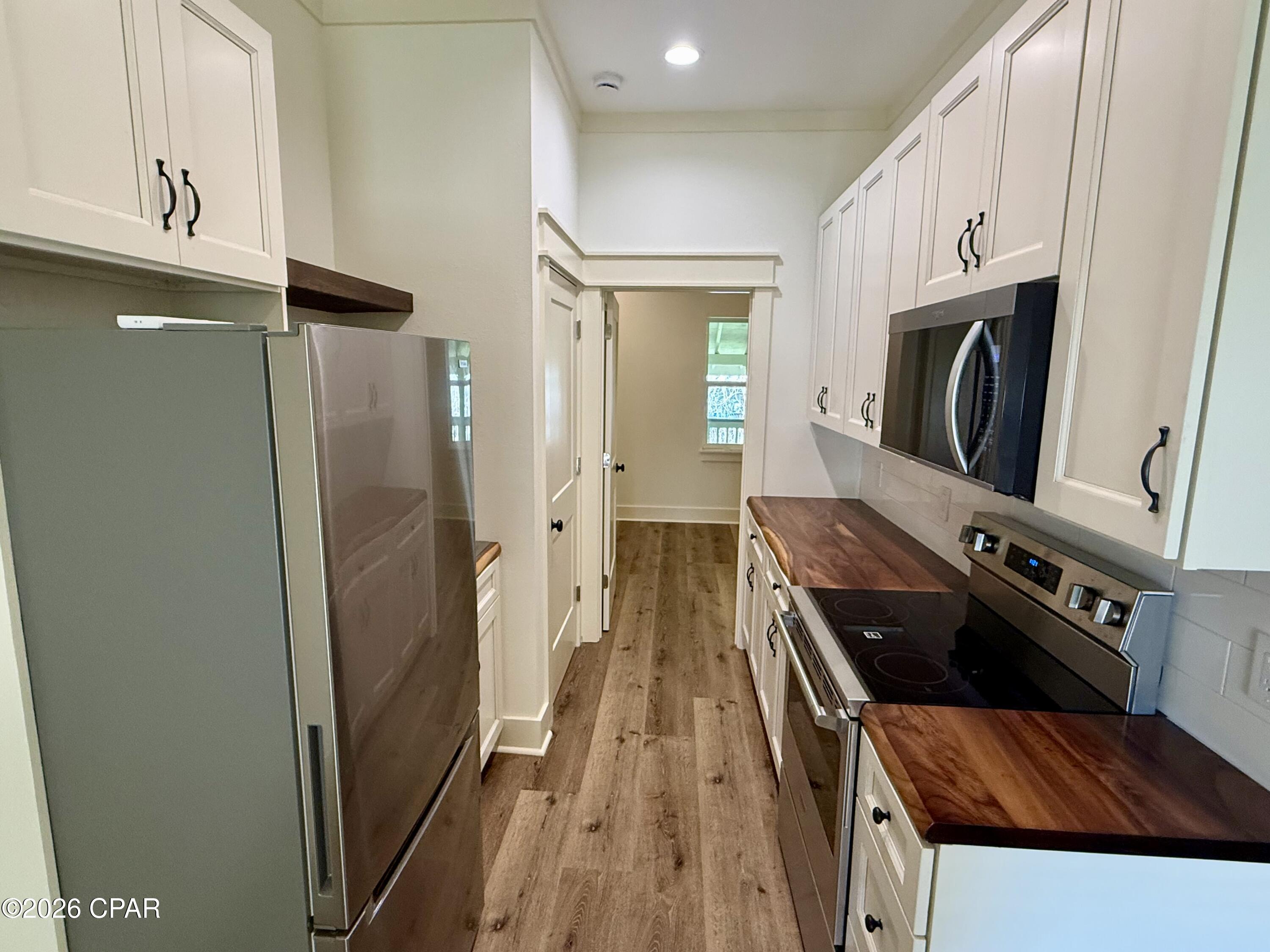Listing photo id 23 for 145 6th Street