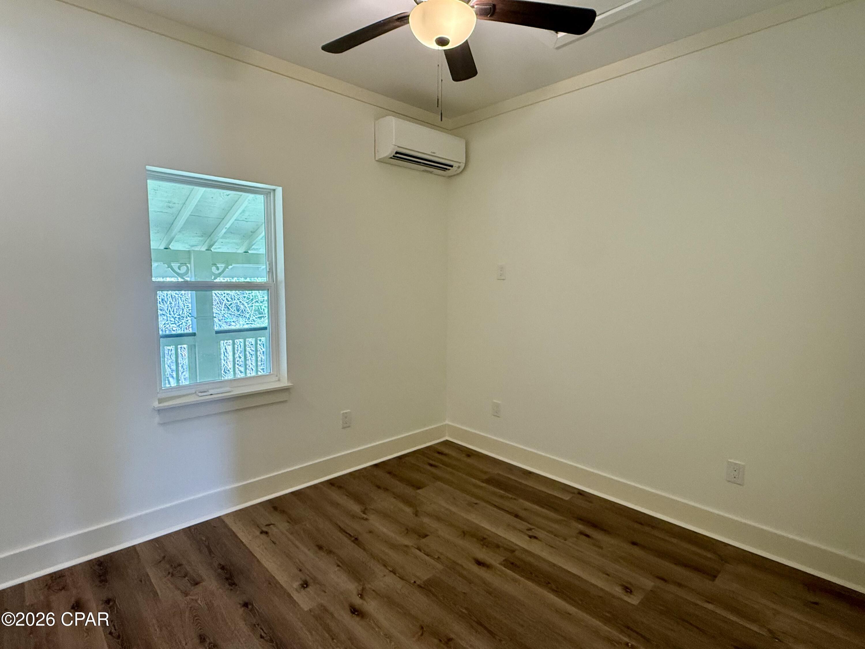 Listing photo id 26 for 145 6th Street