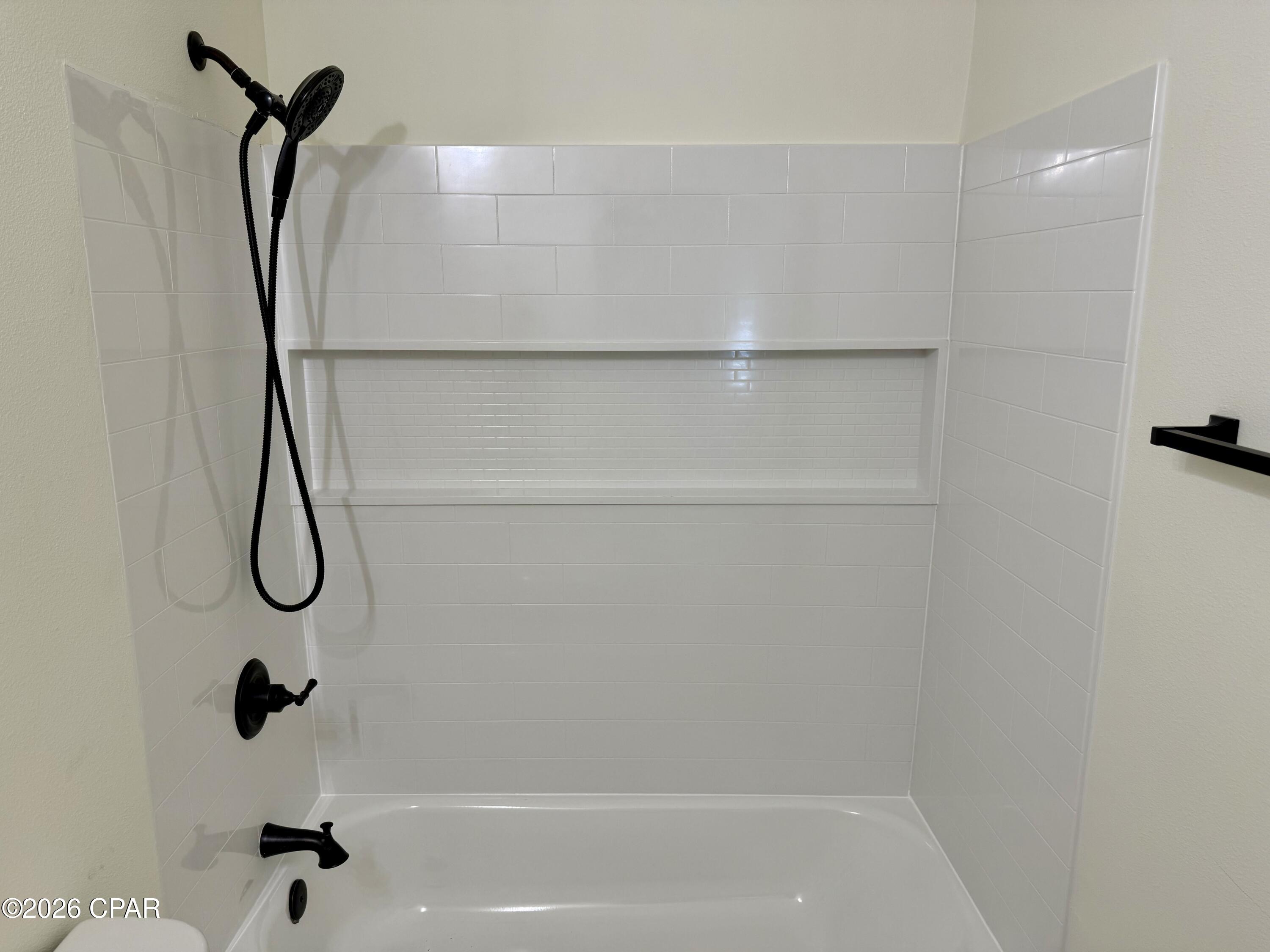 Listing photo id 29 for 145 6th Street