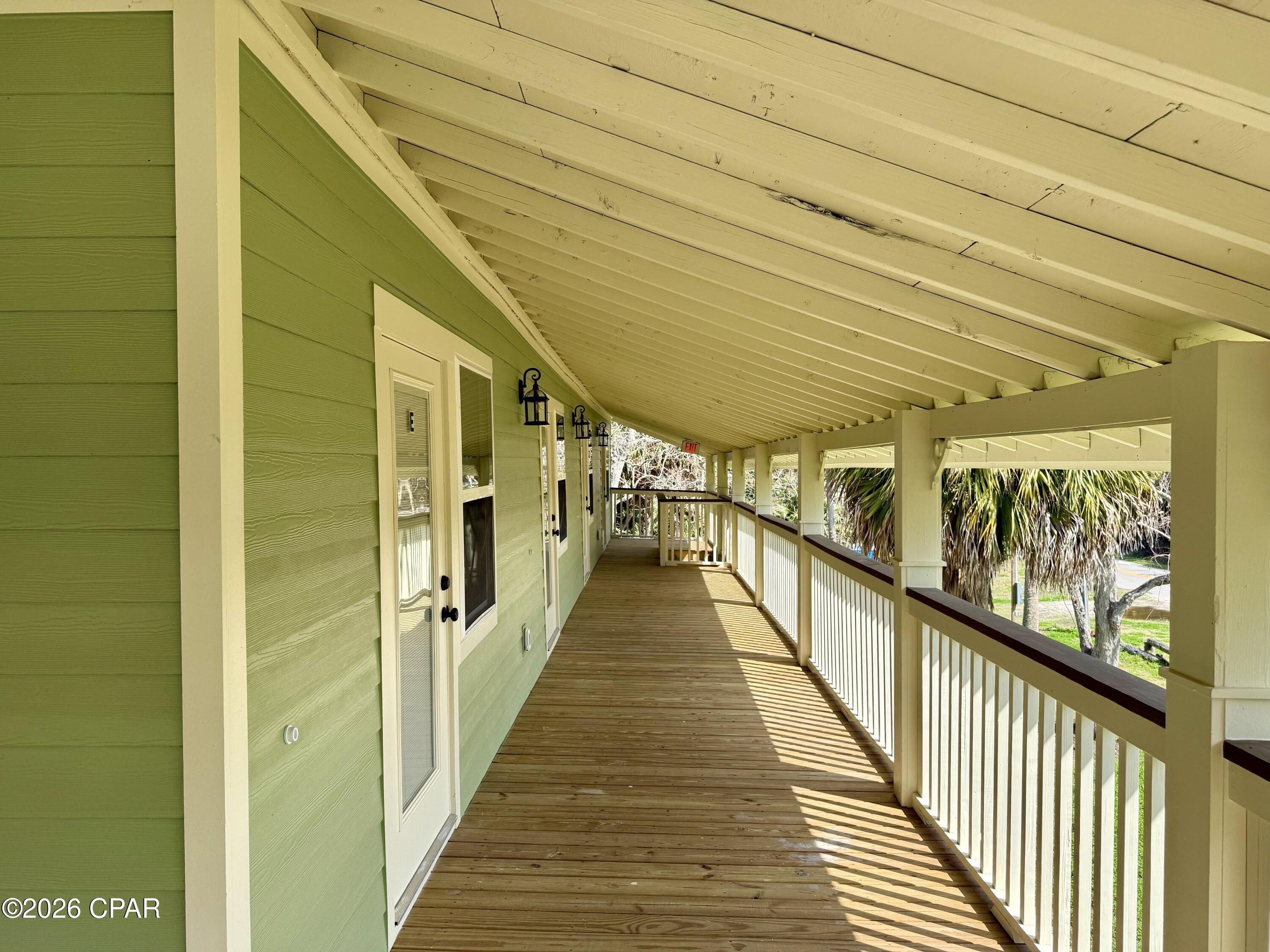 Listing photo id 33 for 145 6th Street