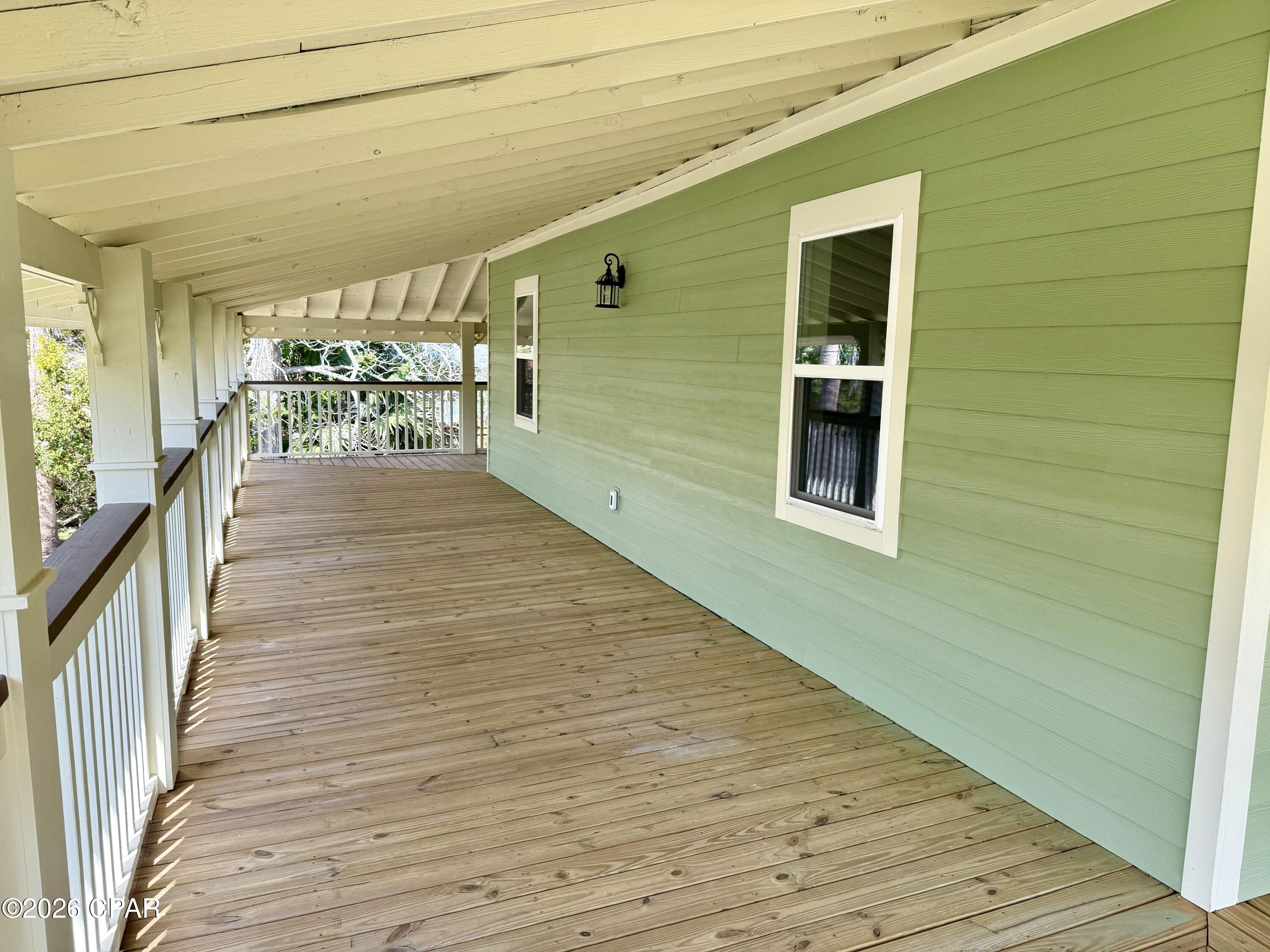 Listing photo id 34 for 145 6th Street