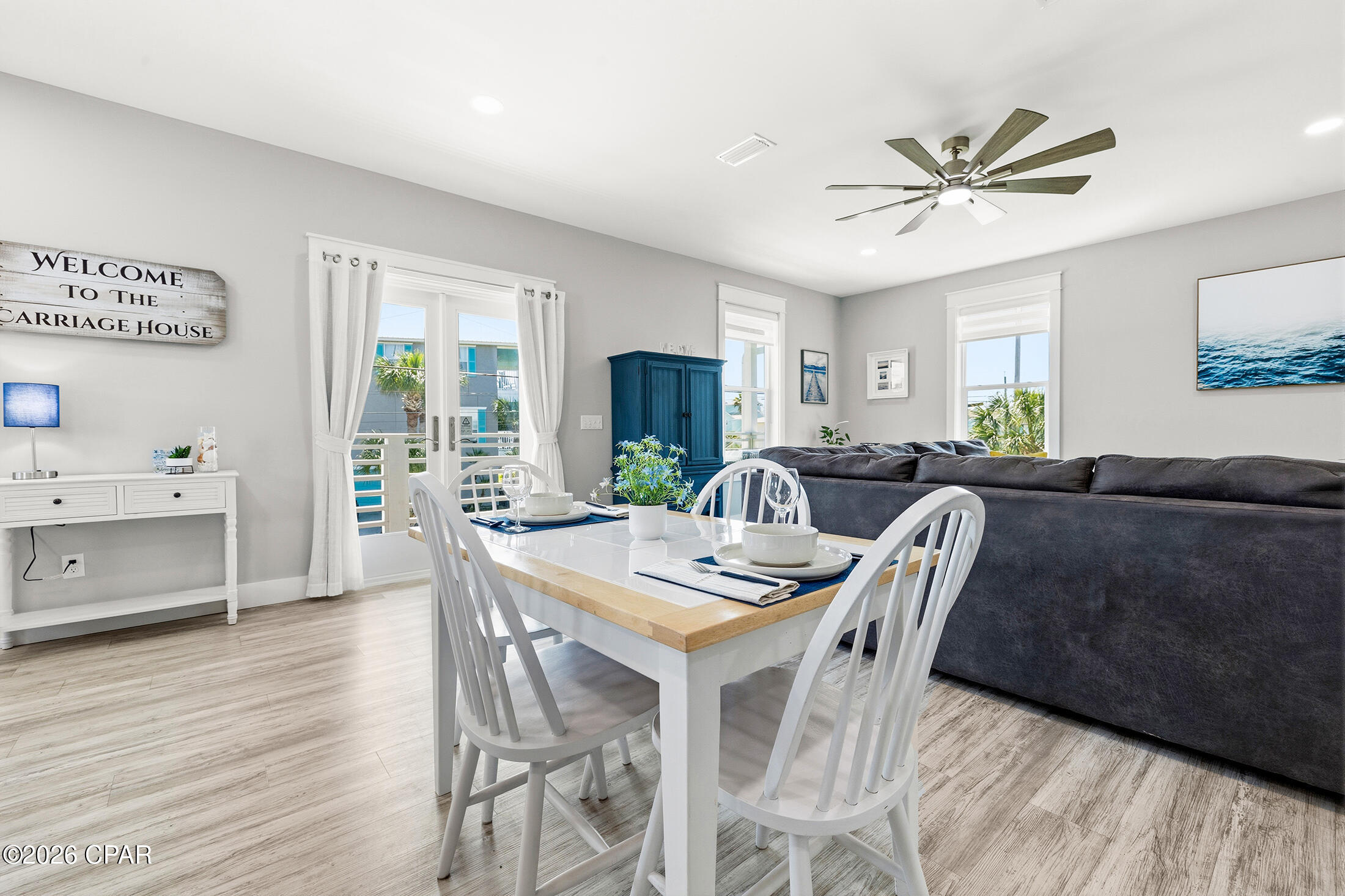 Listing photo id 11 for 209 Oleander Drive