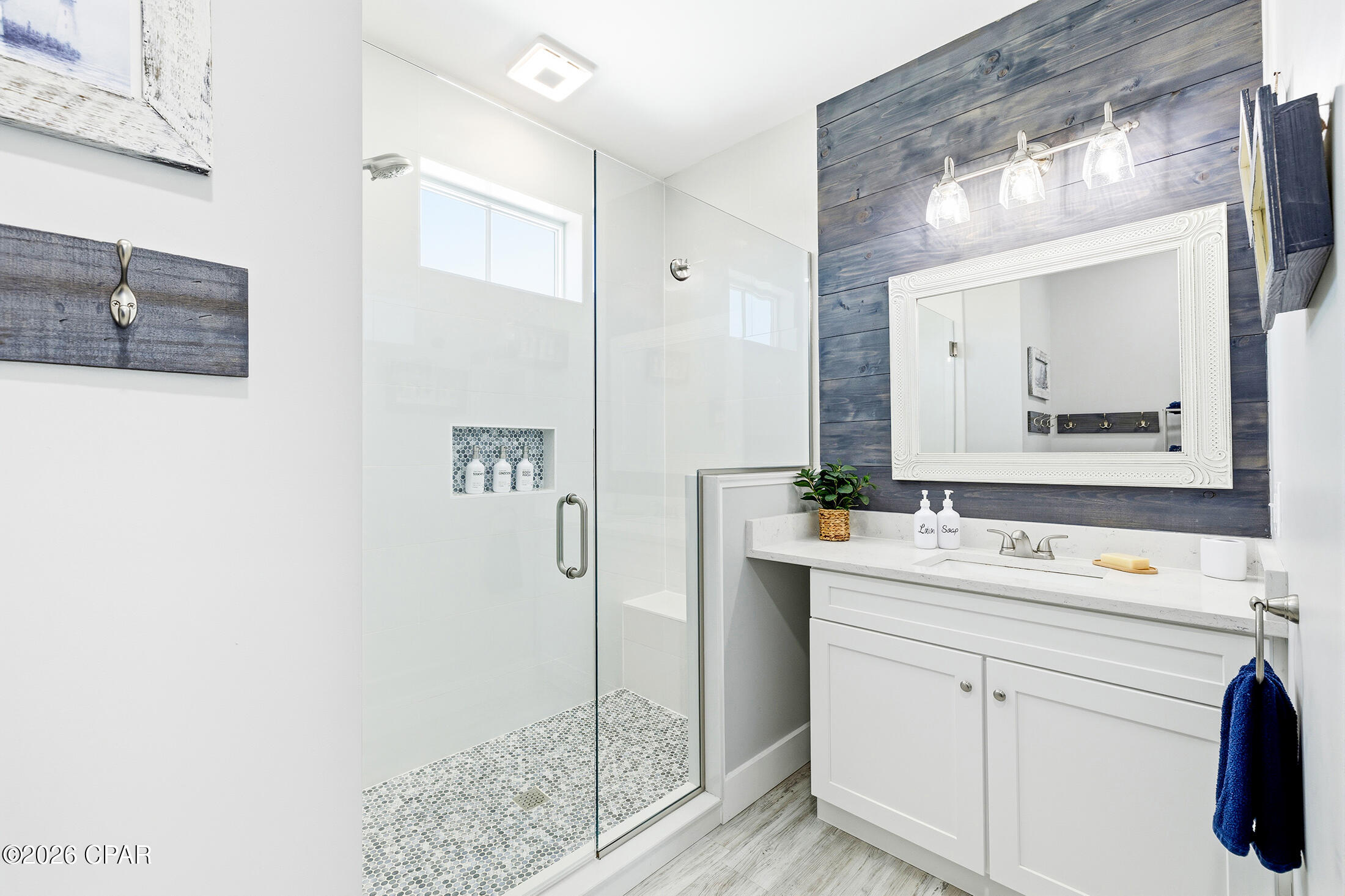 Listing photo id 13 for 209 Oleander Drive