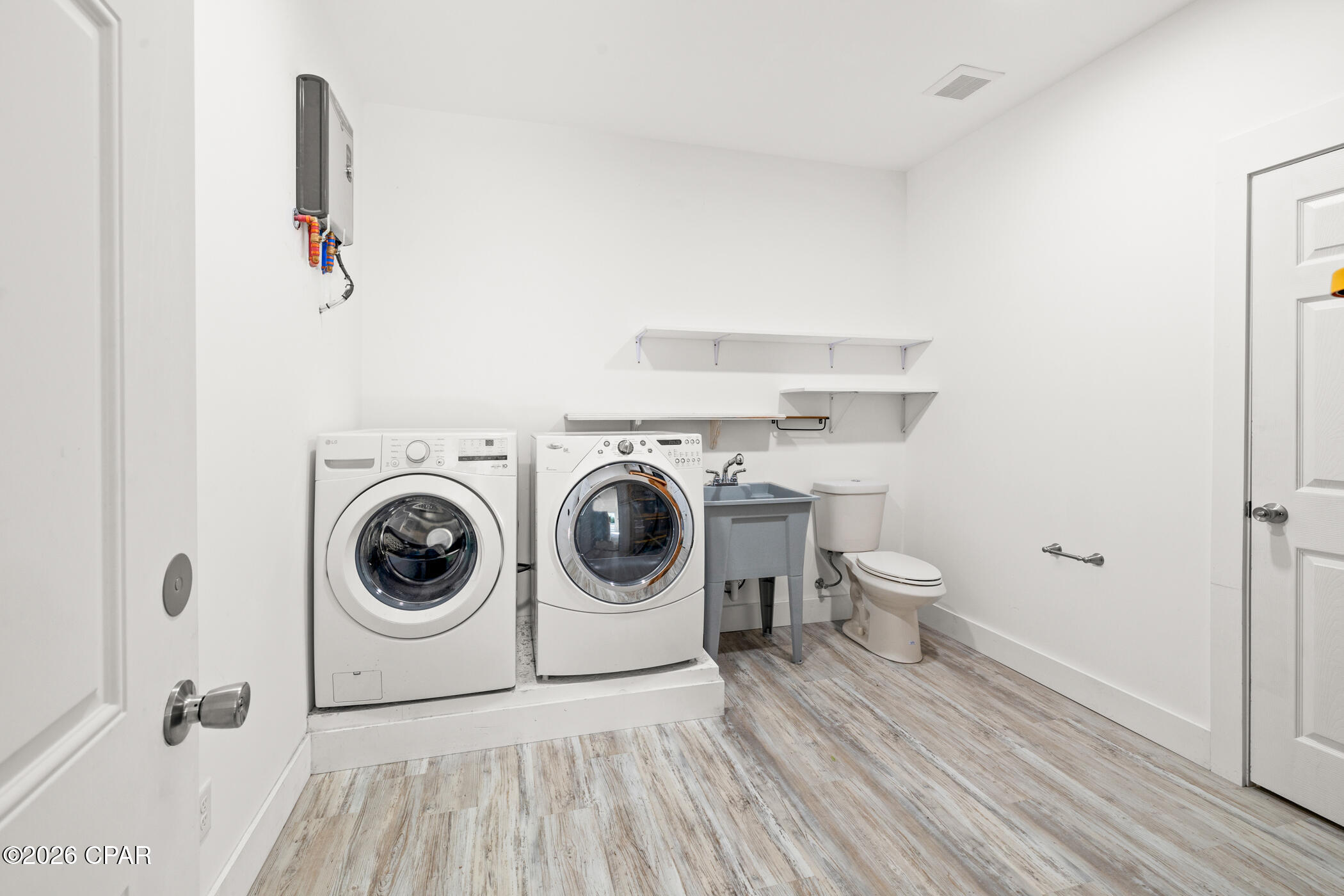 Listing photo id 21 for 209 Oleander Drive