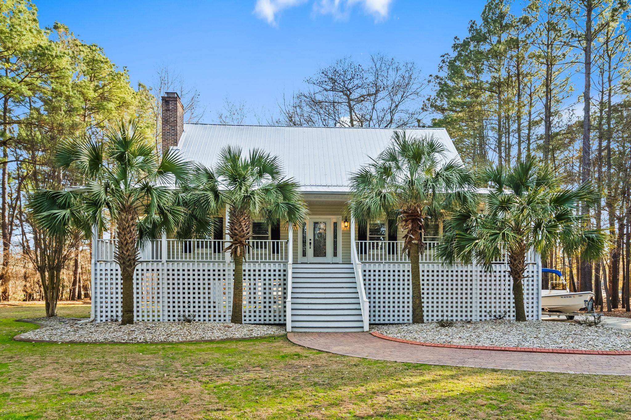 1338 Riverside Dr. Conway, SC 29526