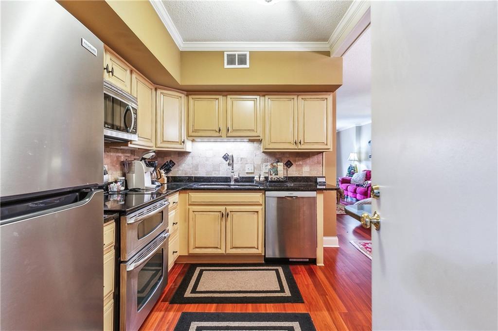 Homes for sale in New Orleans, LA | 1750 Saint Charles Ave #505, New Orleans, LA 70130 | MLS# 2543900