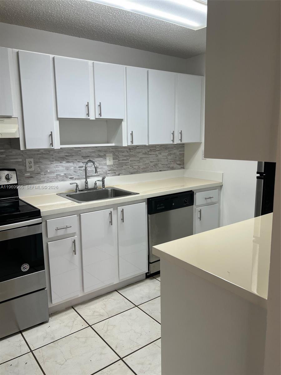 Carmel Lakes Condo No 4