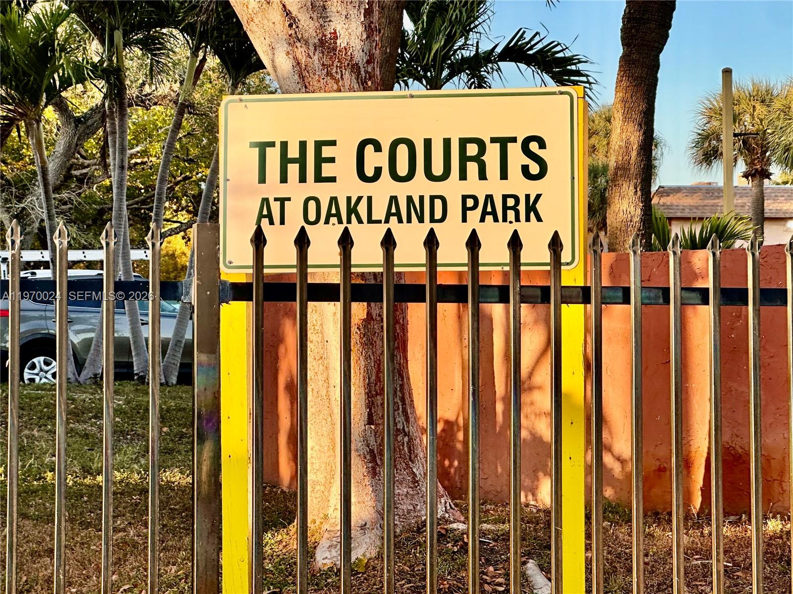Courts At Oakland Park
