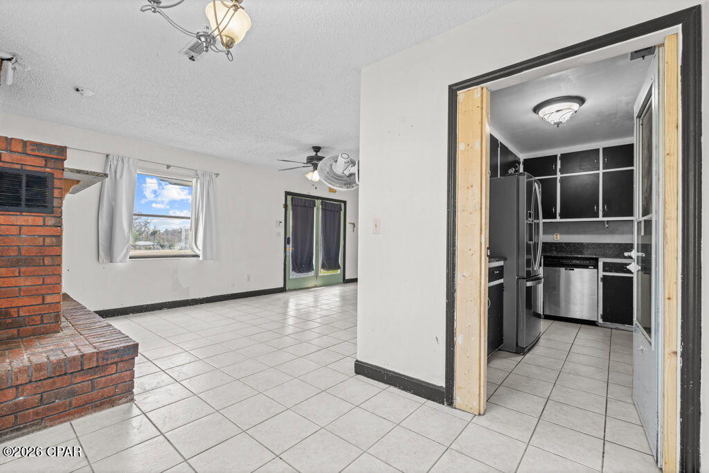 Image 6 For 403 Transmitter Road