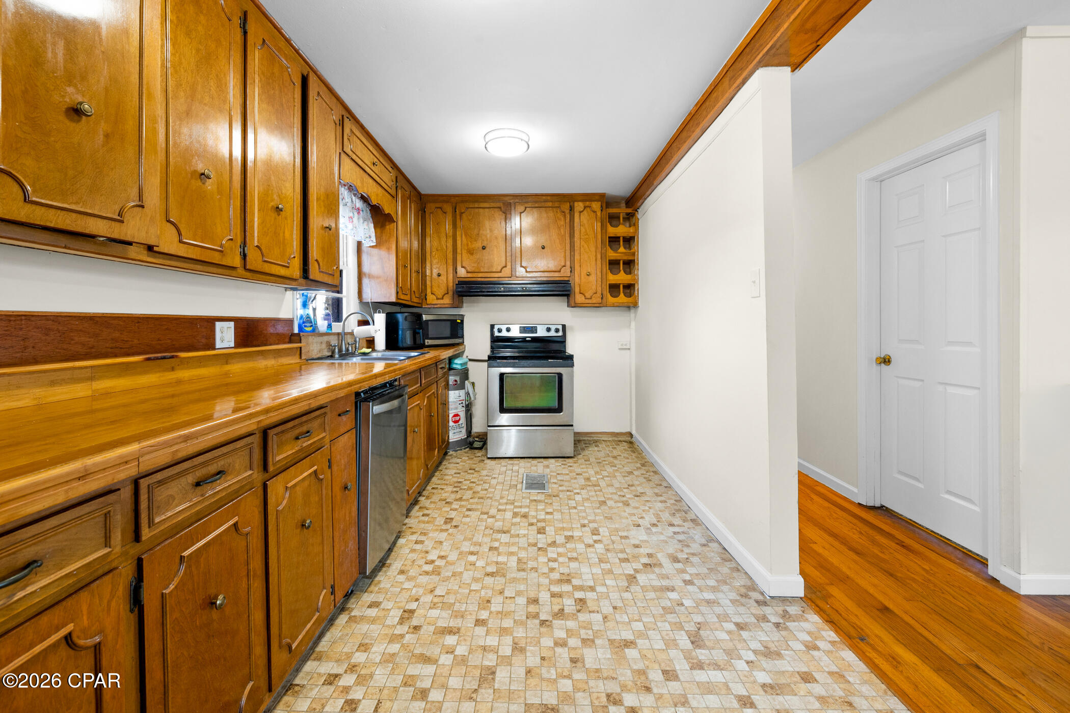 Image 6 For 2039 Baldwin Road