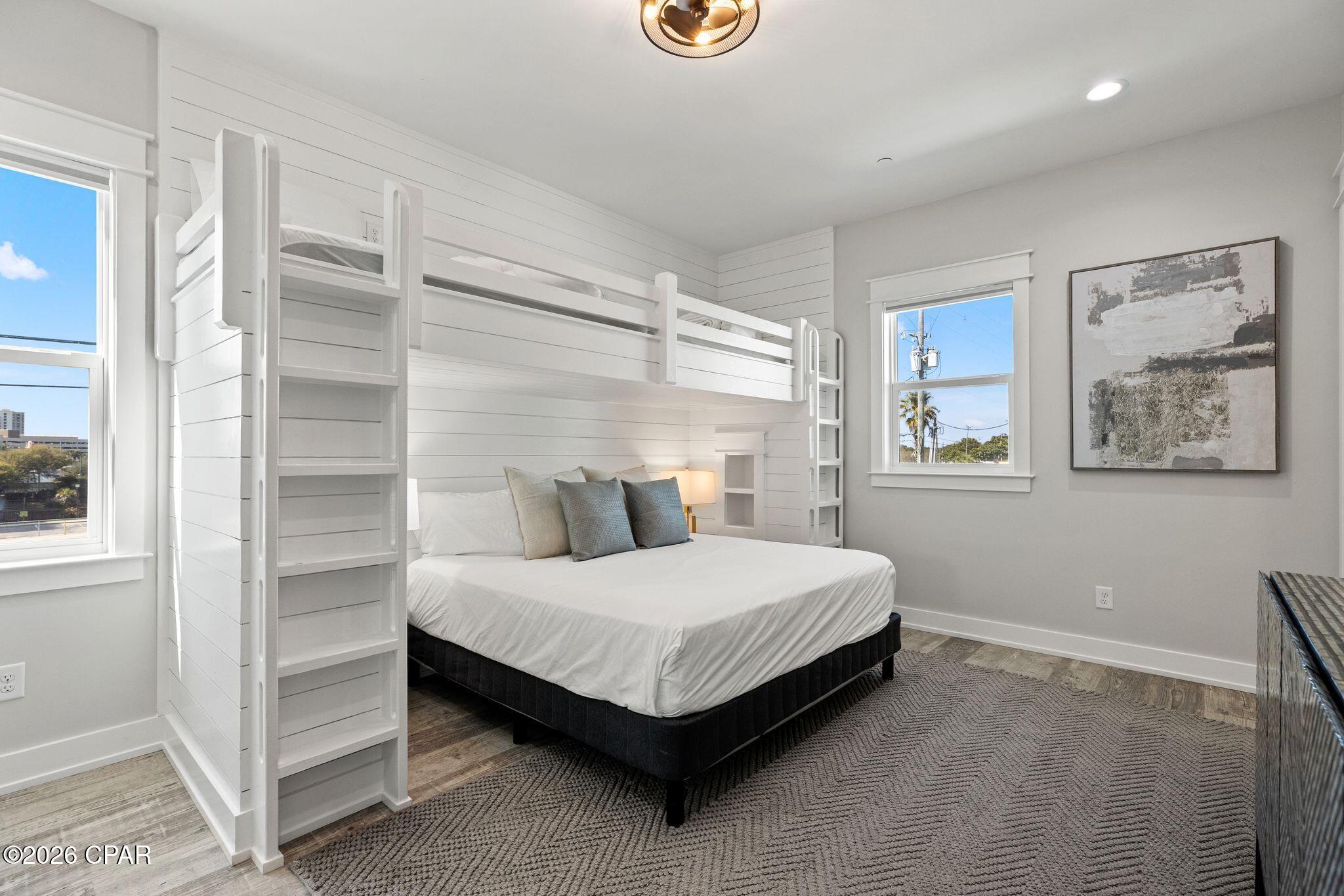 Image 27 For 14328 Front Beach Road