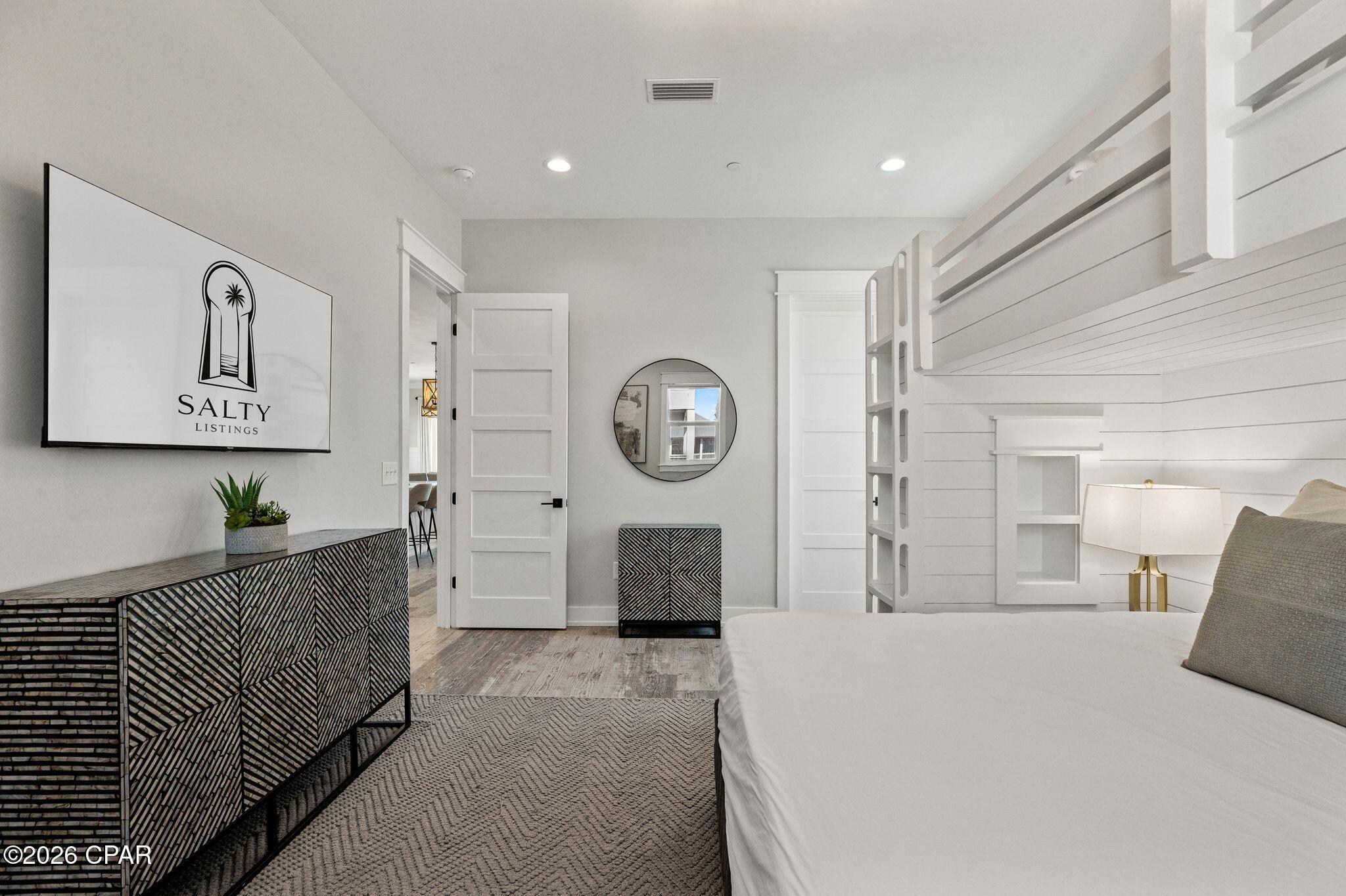 Image 29 For 14328 Front Beach Road