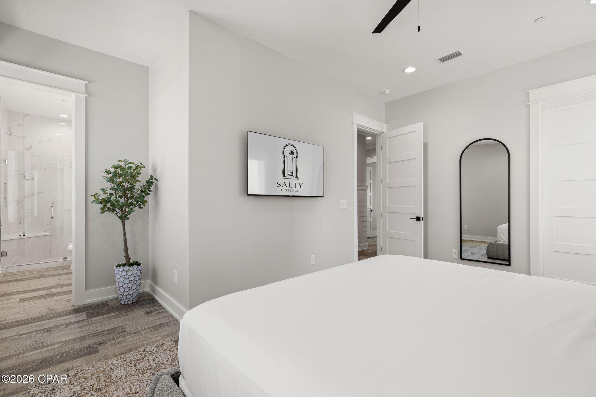 Image 46 For 14328 Front Beach Road