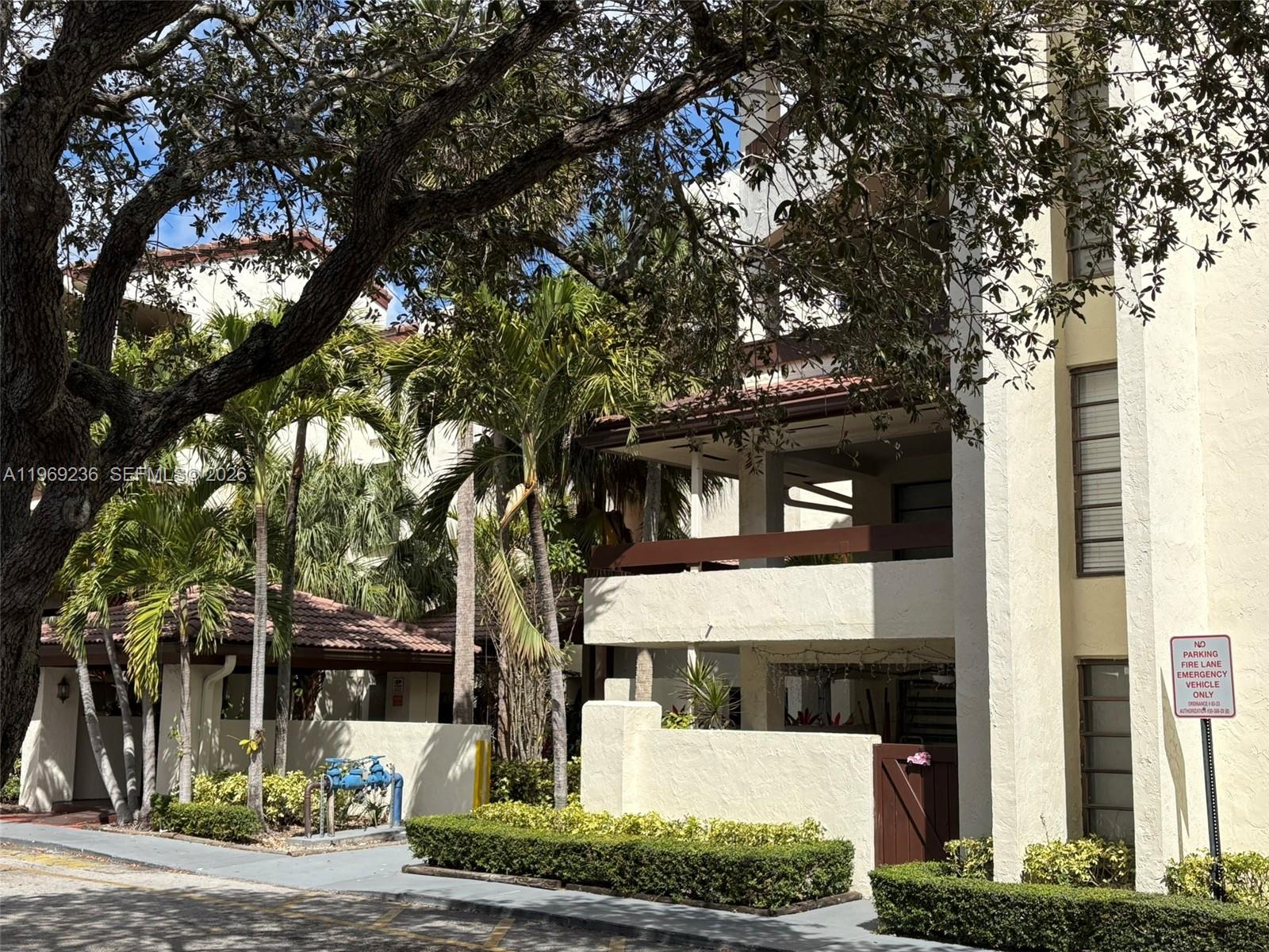 Kenland Bend South Condo