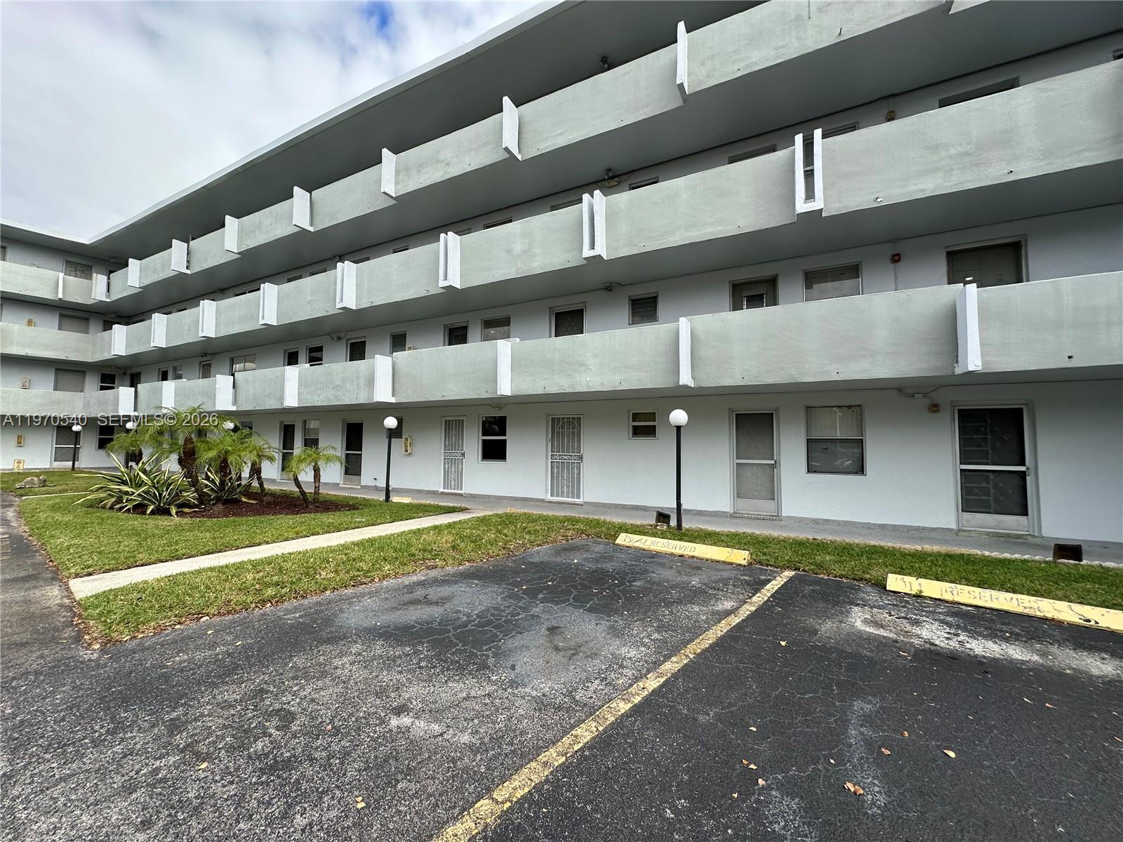 Rolling Green Condo E