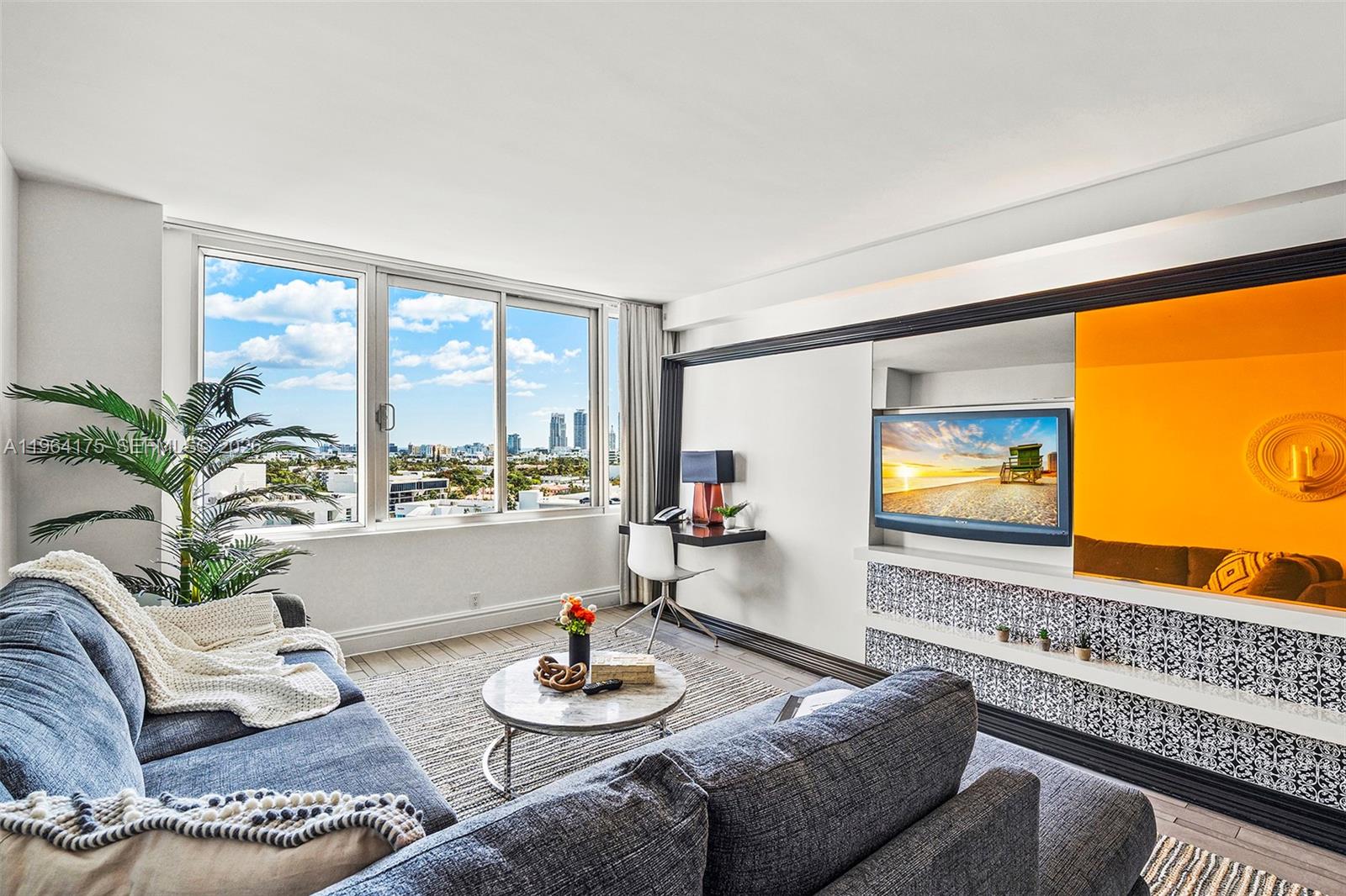 1100 West Condo