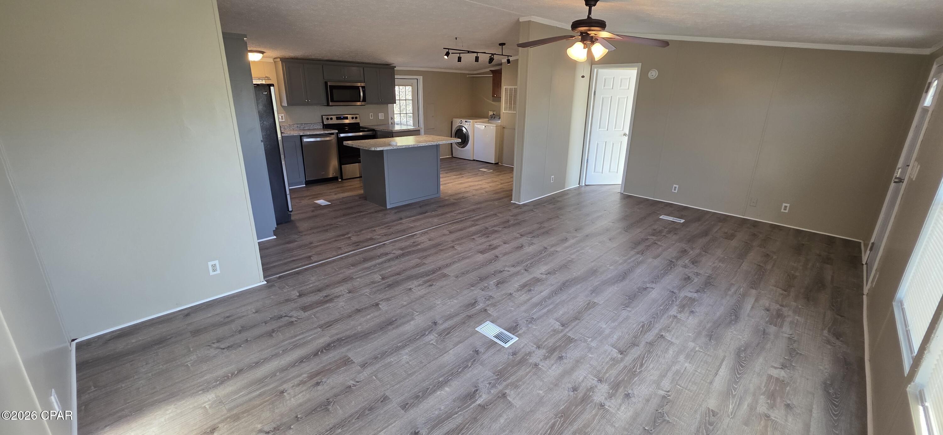 Image 11 For 2726 Canal Avenue