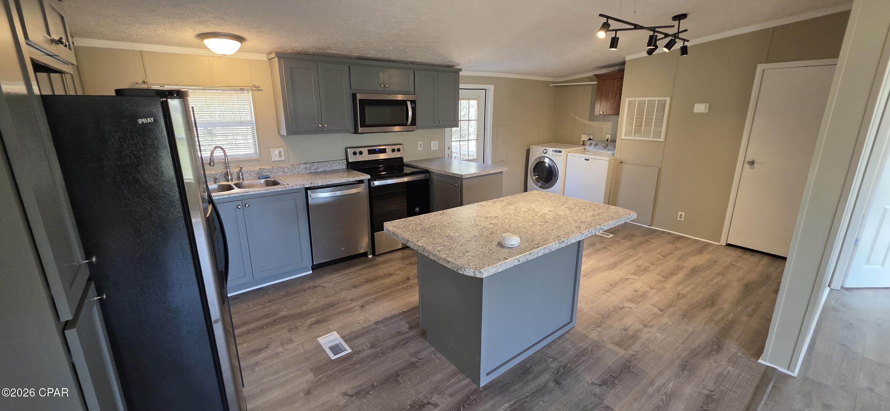 Image 9 For 2726 Canal Avenue