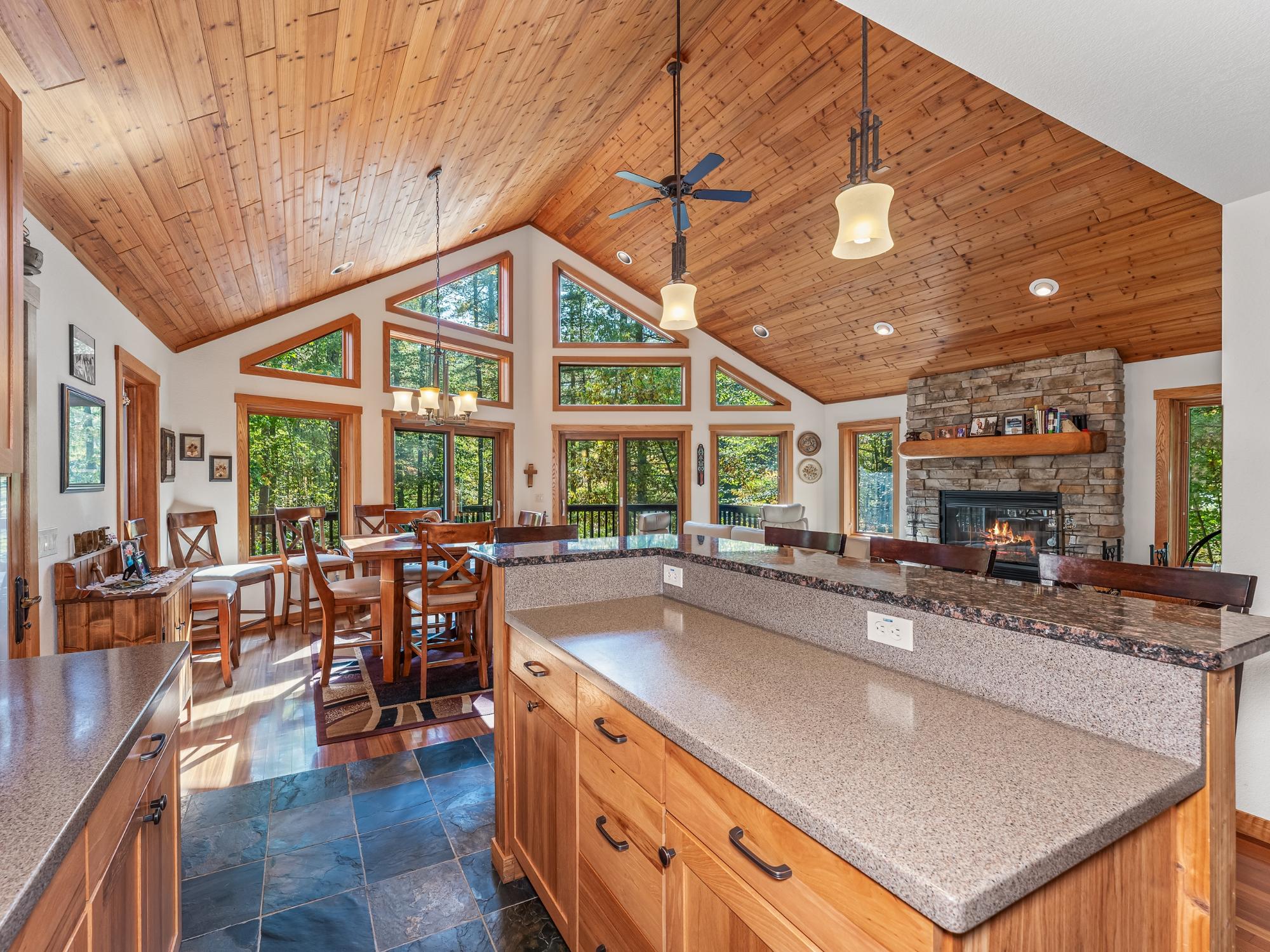 Pickerel Lake (N) Property 8410 Pinewood Dr Photo 6