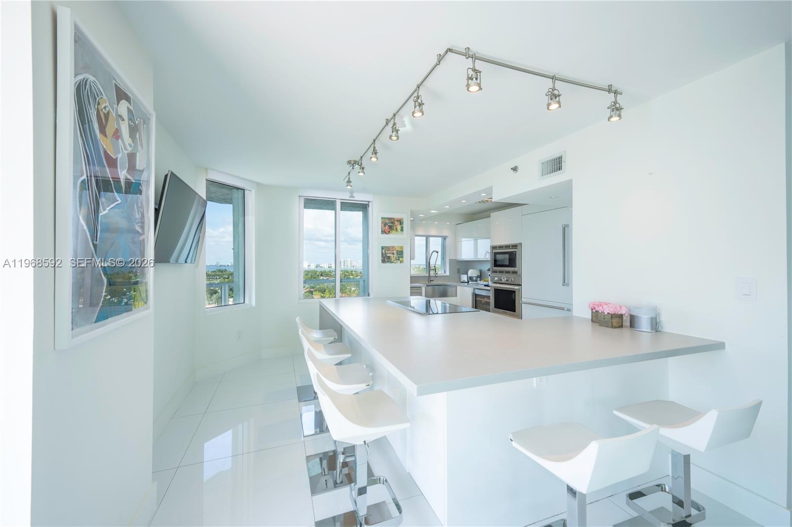 5900 Collins Ave Unit 1401, Miami Beach, Florida 33140